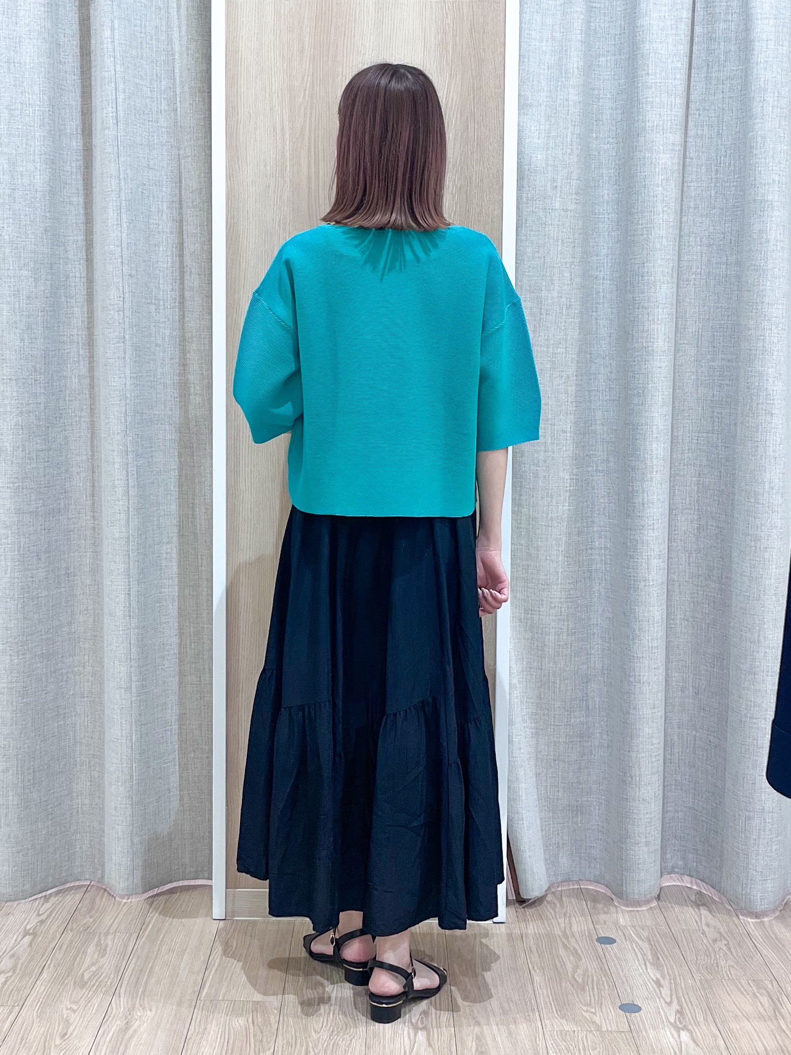 みーちゃんさんの「grove｜【貴島明日香さん着用／洗濯機OK】レイヤードにもおすすめ、軽やかクロップドニット」を使ったコーディネート