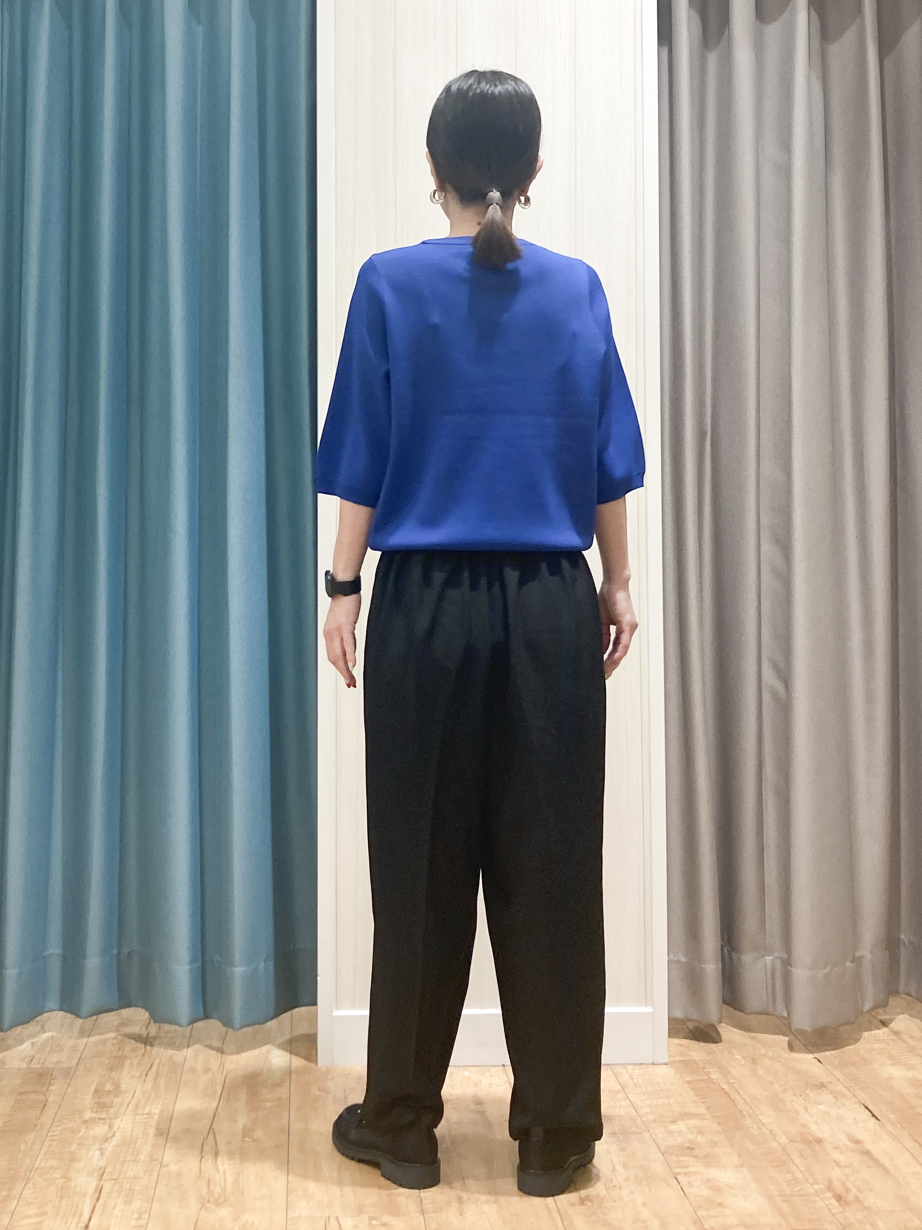 thさんの「SHOO･LA･RUE｜【毎日洗える/S-LL/ひんやり/UV】上半身すっきり 二の腕見せない5分袖ニット」を使ったコーディネート