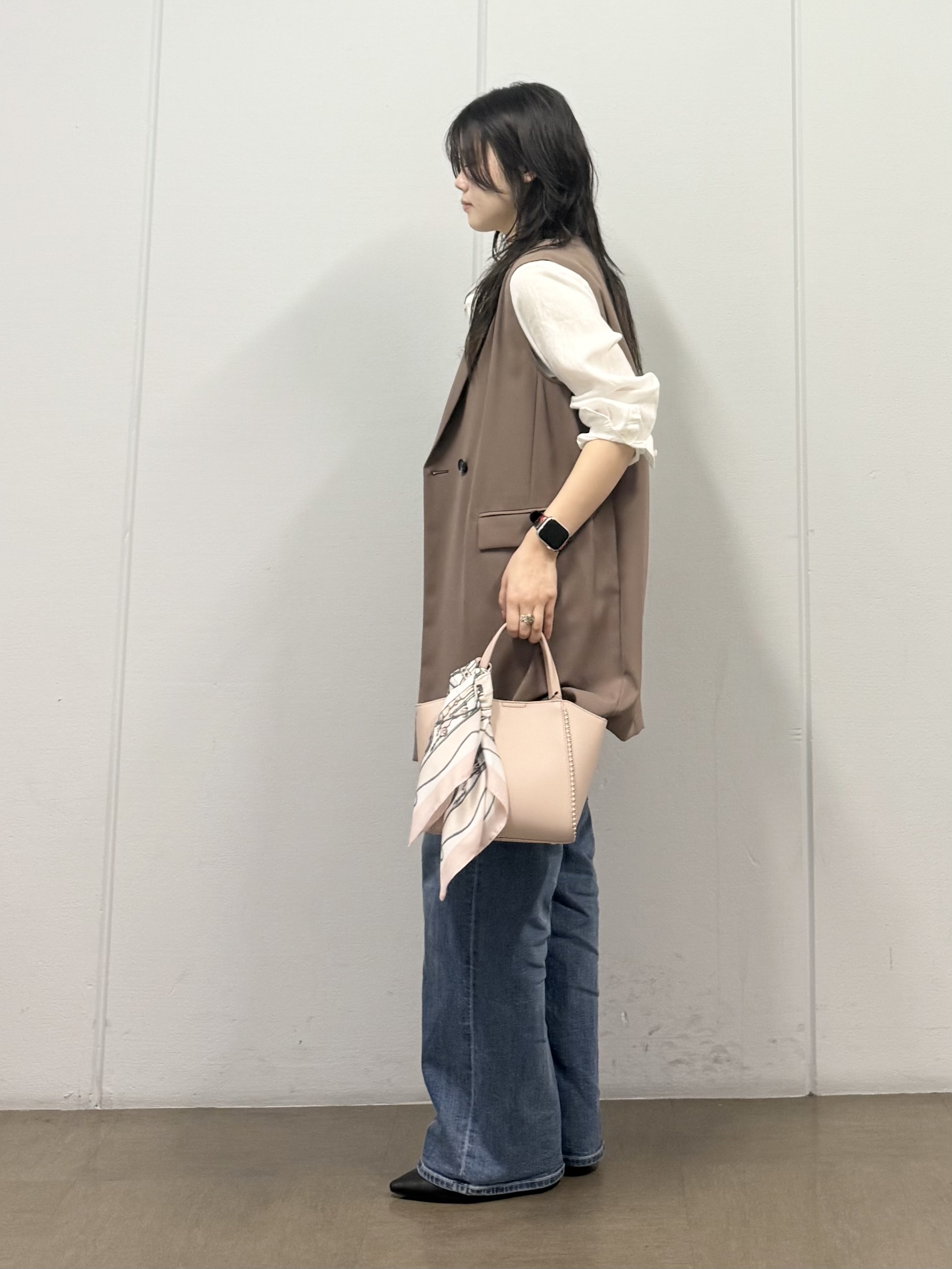 mizukiさんの「INDIVI｜【さらに軽く軽快！／着る日傘】颯爽ジレジャケット」を使ったコーディネート