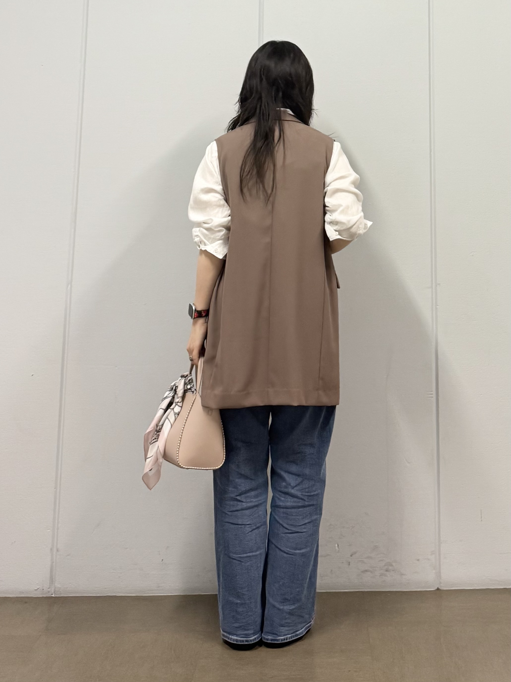 mizukiさんの「INDIVI｜【さらに軽く軽快！／着る日傘】颯爽ジレジャケット」を使ったコーディネート