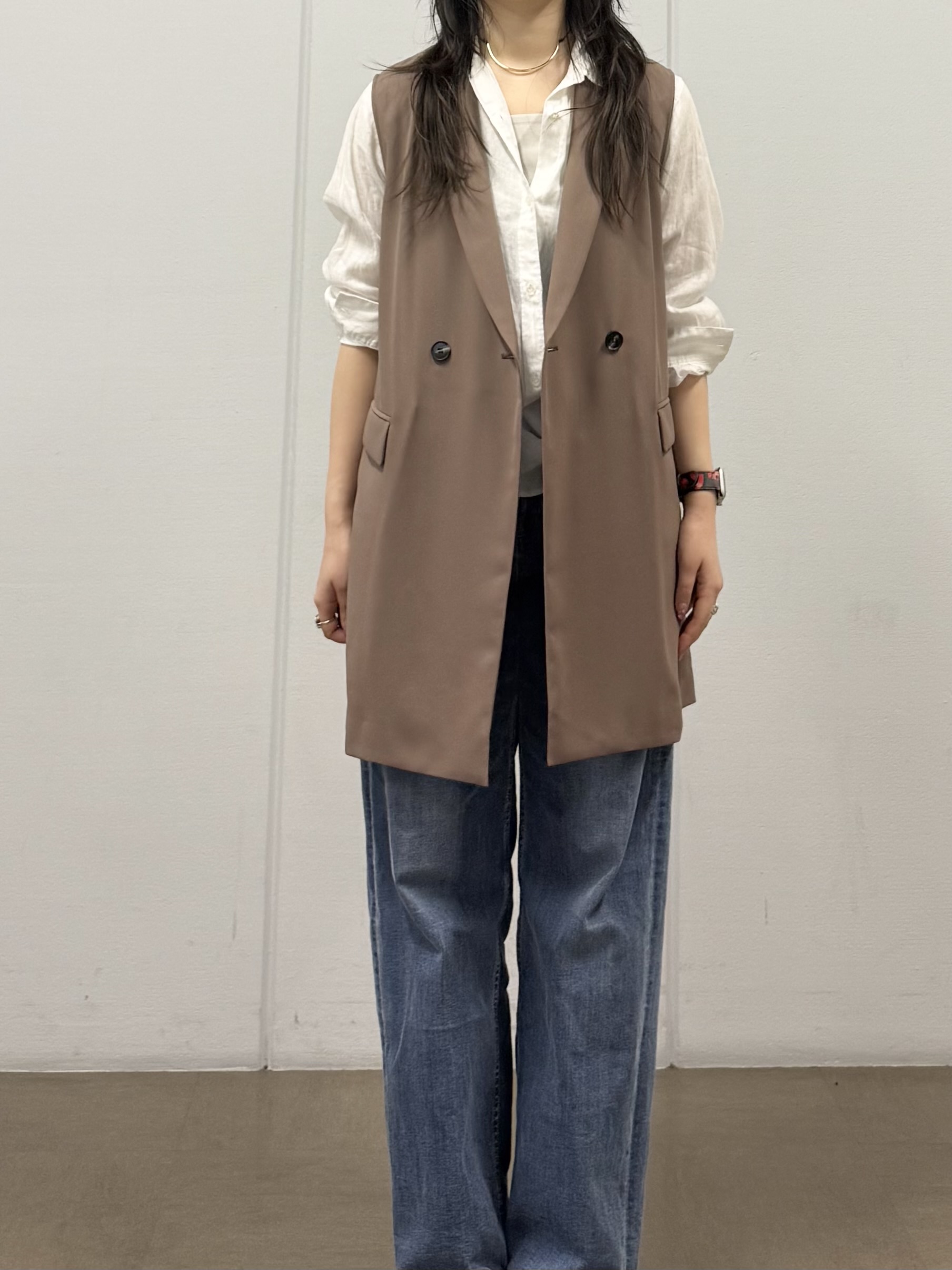 mizukiさんの「INDIVI｜【さらに軽く軽快！／着る日傘】颯爽ジレジャケット」を使ったコーディネート