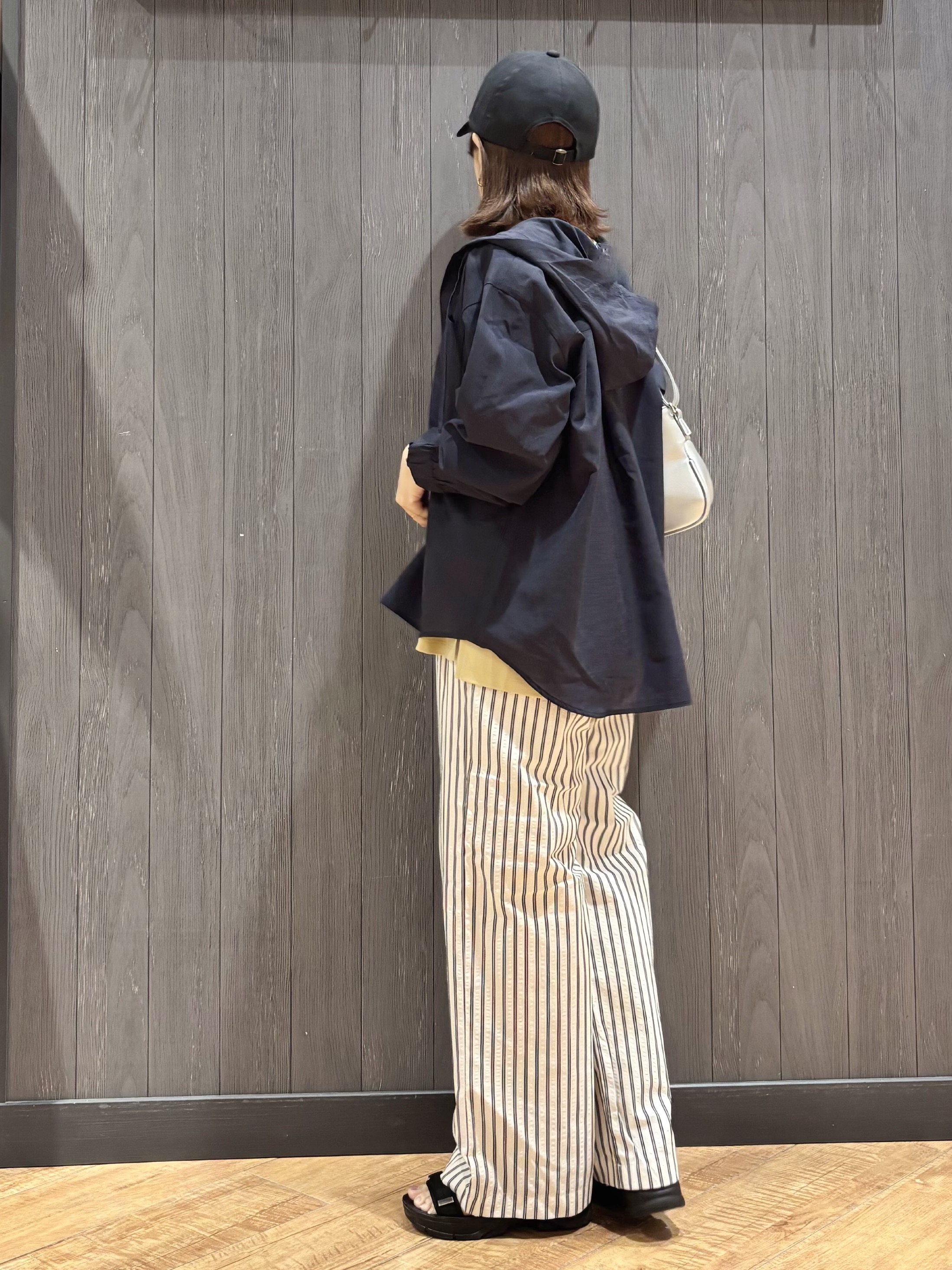 meiさんの「SHOO･LA･RUE｜【さらり快適/洗濯機可/S-LL】UVカット機能付き ライトな着心地 ひんやりシャツパーカ」を使ったコーディネート