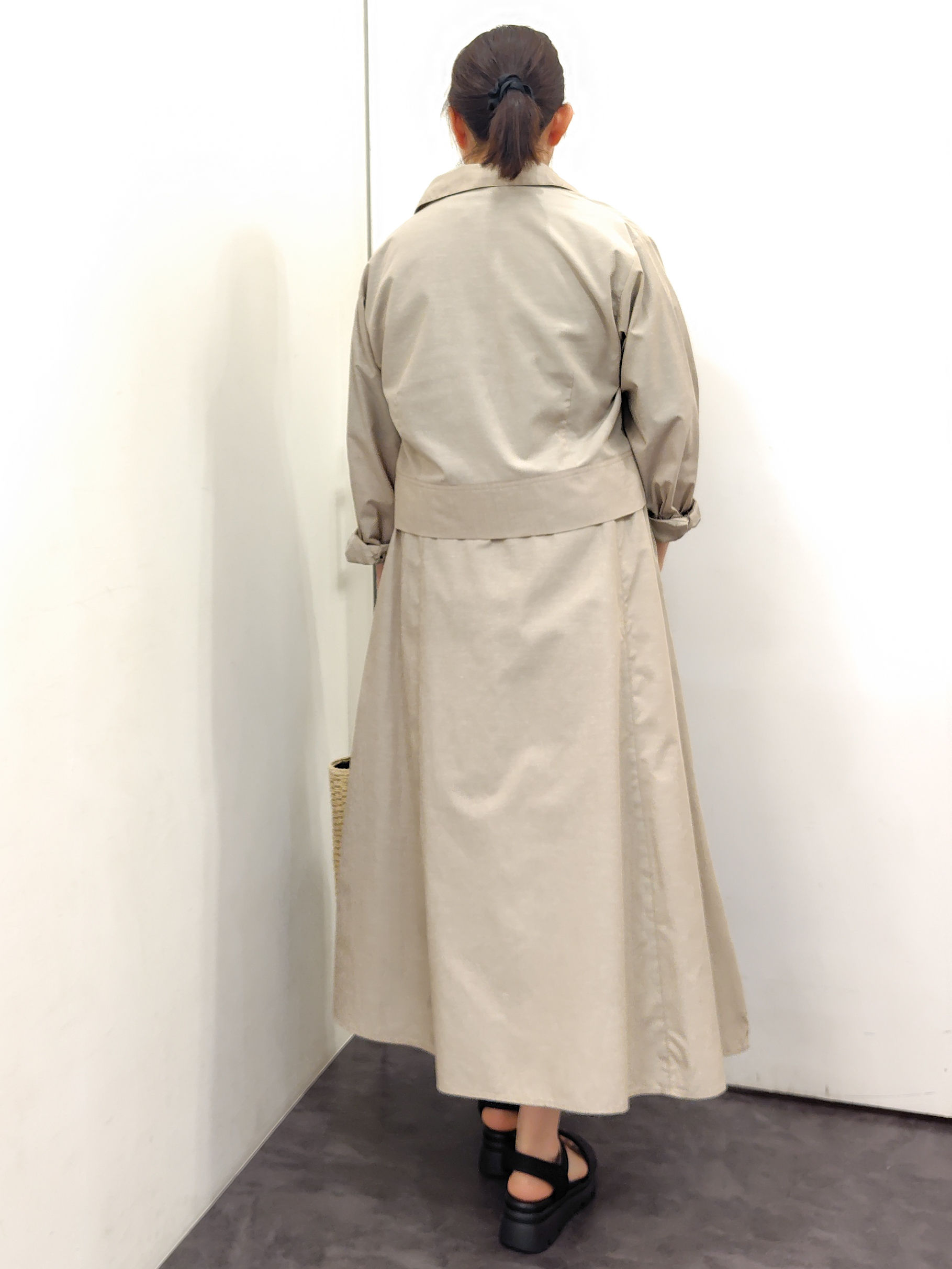 こんちゃんさんの「grove｜【貴島明日香さん着用／イージーケア／接触冷感】麻混クロップドシャツ」を使ったコーディネート