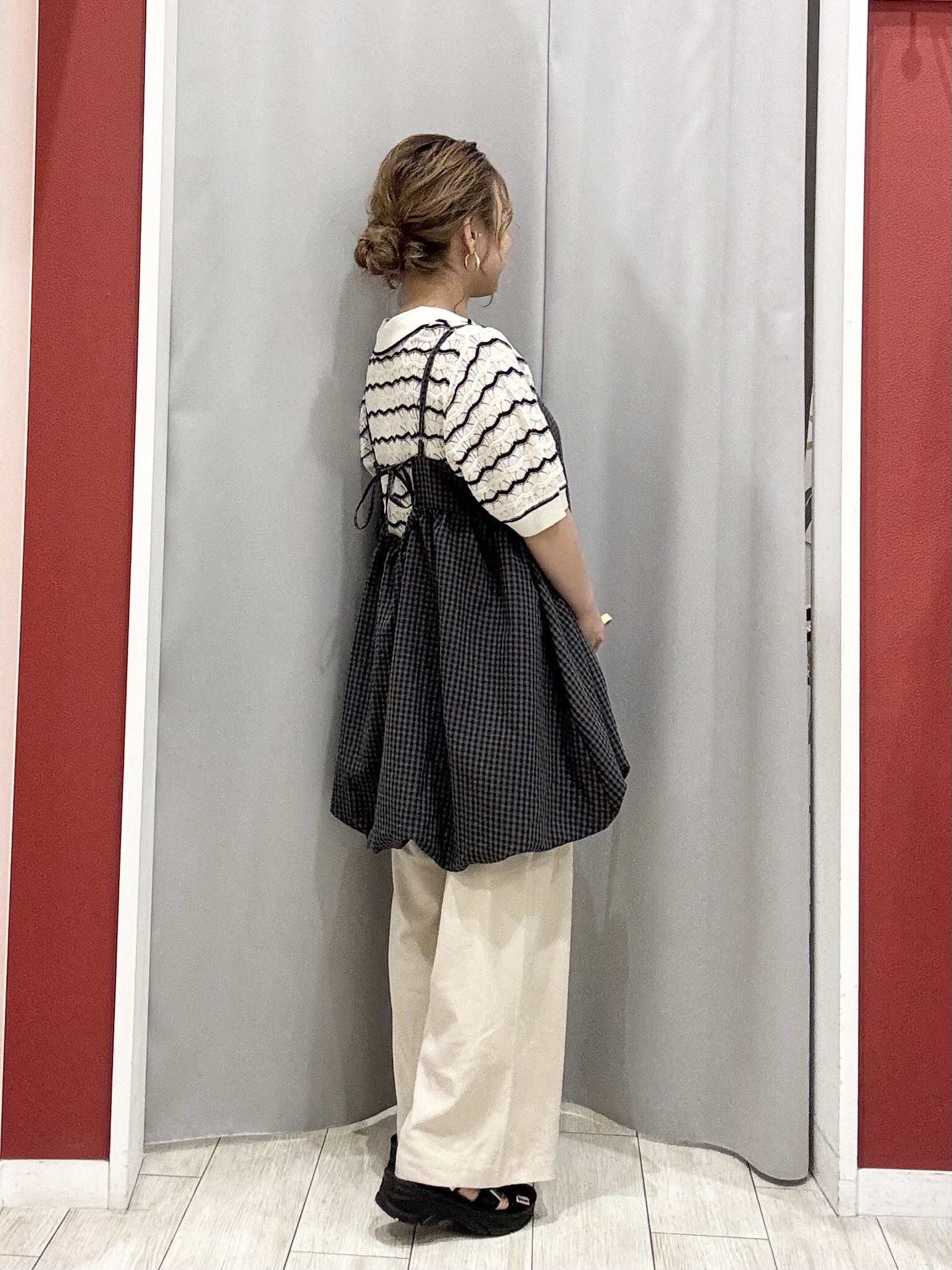 shioさんの「SHOO･LA･RUE｜【洗濯機可/体型カバー/S-LL】後ろ姿も抜かりない ギンガムチェック柄バルーンキャミチュニック」を使ったコーディネート