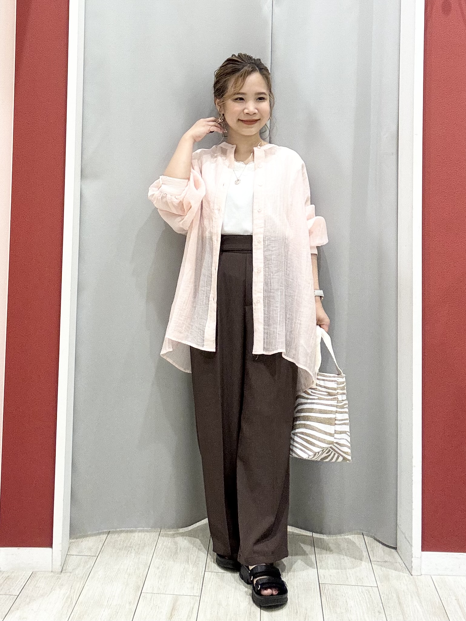 shioさんの「SHOO･LA･RUE｜【S-LL】大人のシアー感 風合い楽しむバンドカラーシャツ」を使ったコーディネート