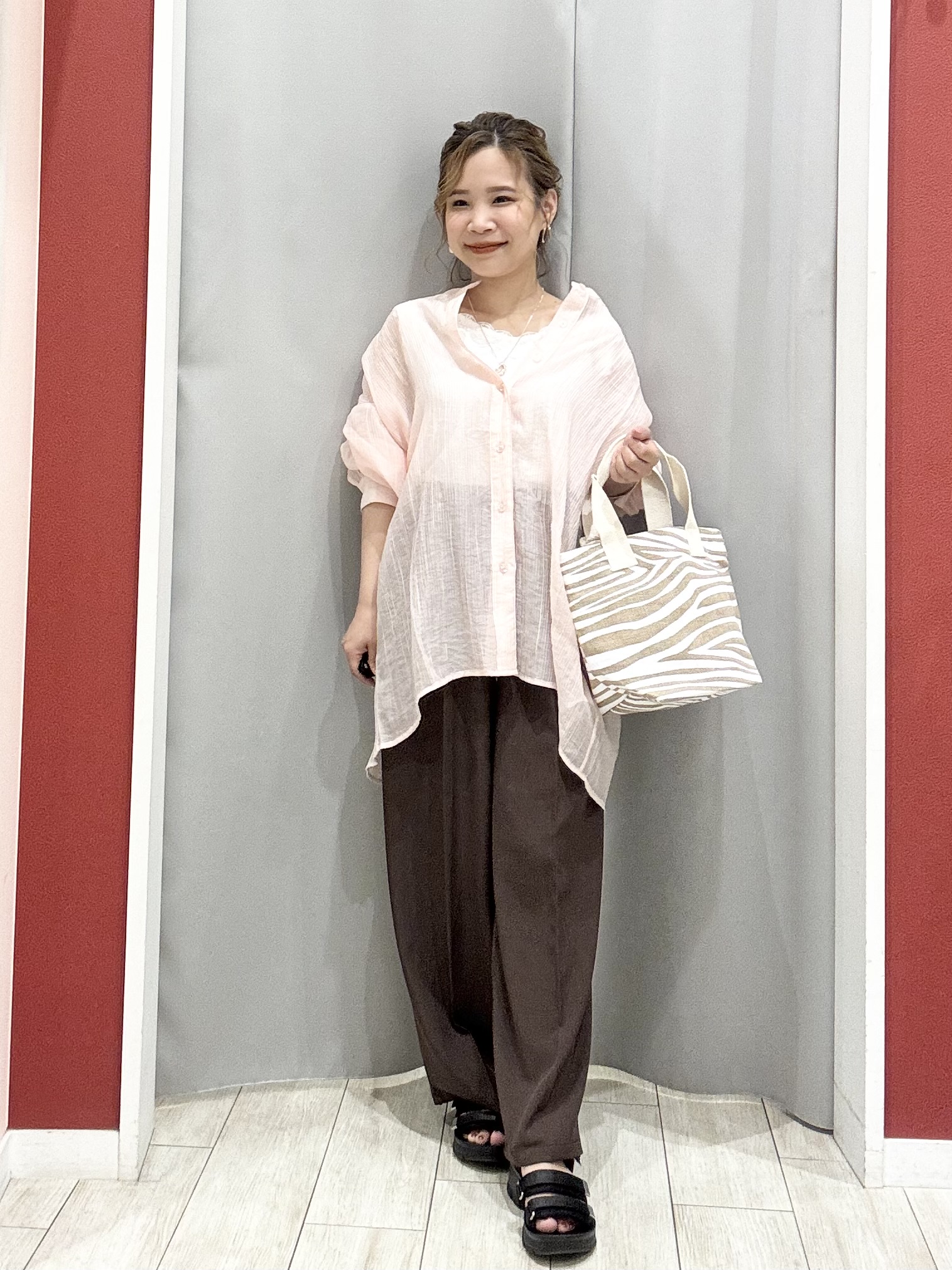 shioさんの「SHOO･LA･RUE｜【S-LL】大人のシアー感 風合い楽しむバンドカラーシャツ」を使ったコーディネート