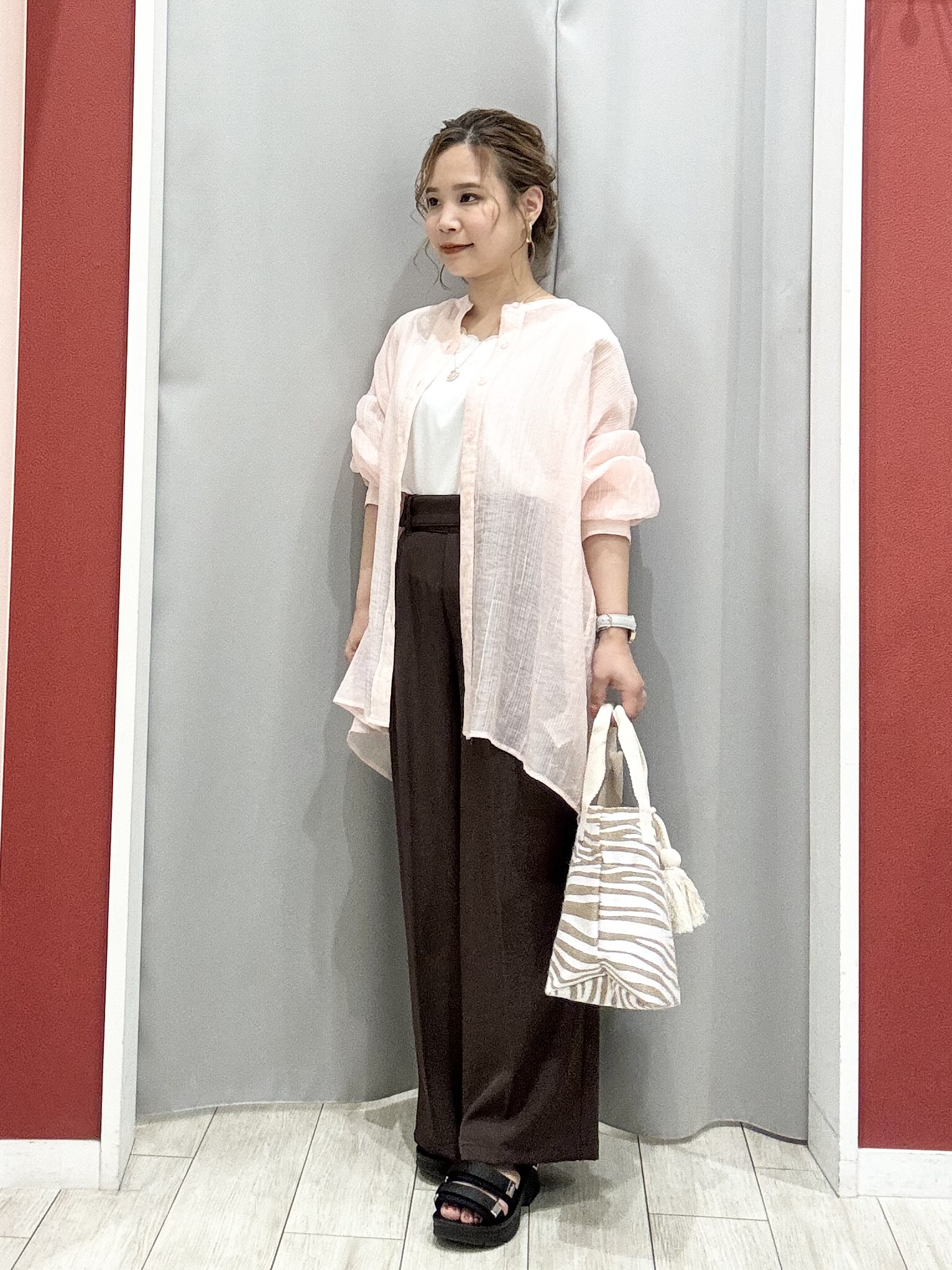 shioさんの「SHOO･LA･RUE｜【S-LL】大人のシアー感 風合い楽しむバンドカラーシャツ」を使ったコーディネート