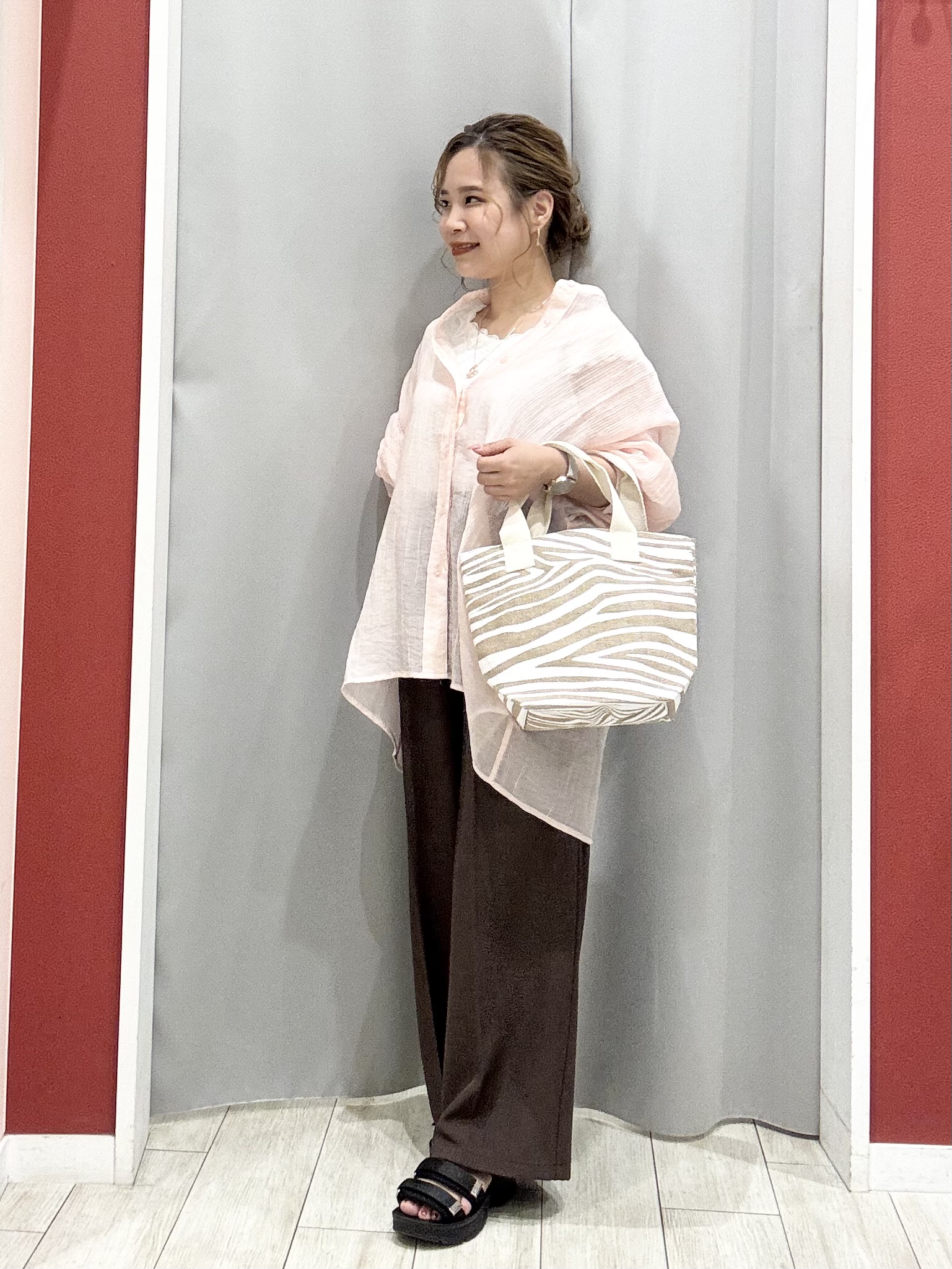 shioさんの「SHOO･LA･RUE｜【S-LL】大人のシアー感 風合い楽しむバンドカラーシャツ」を使ったコーディネート