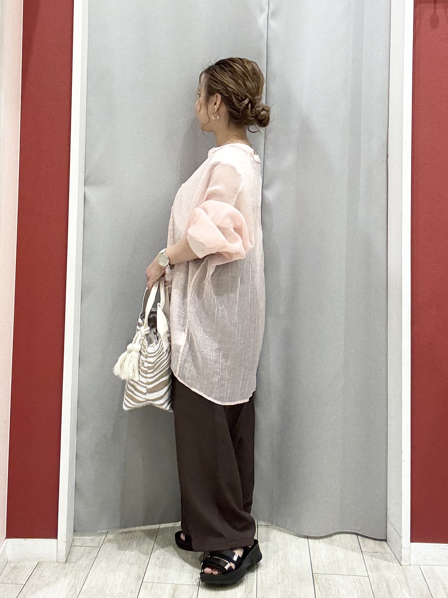 shioさんの「SHOO･LA･RUE｜【S-LL】大人のシアー感 風合い楽しむバンドカラーシャツ」を使ったコーディネート