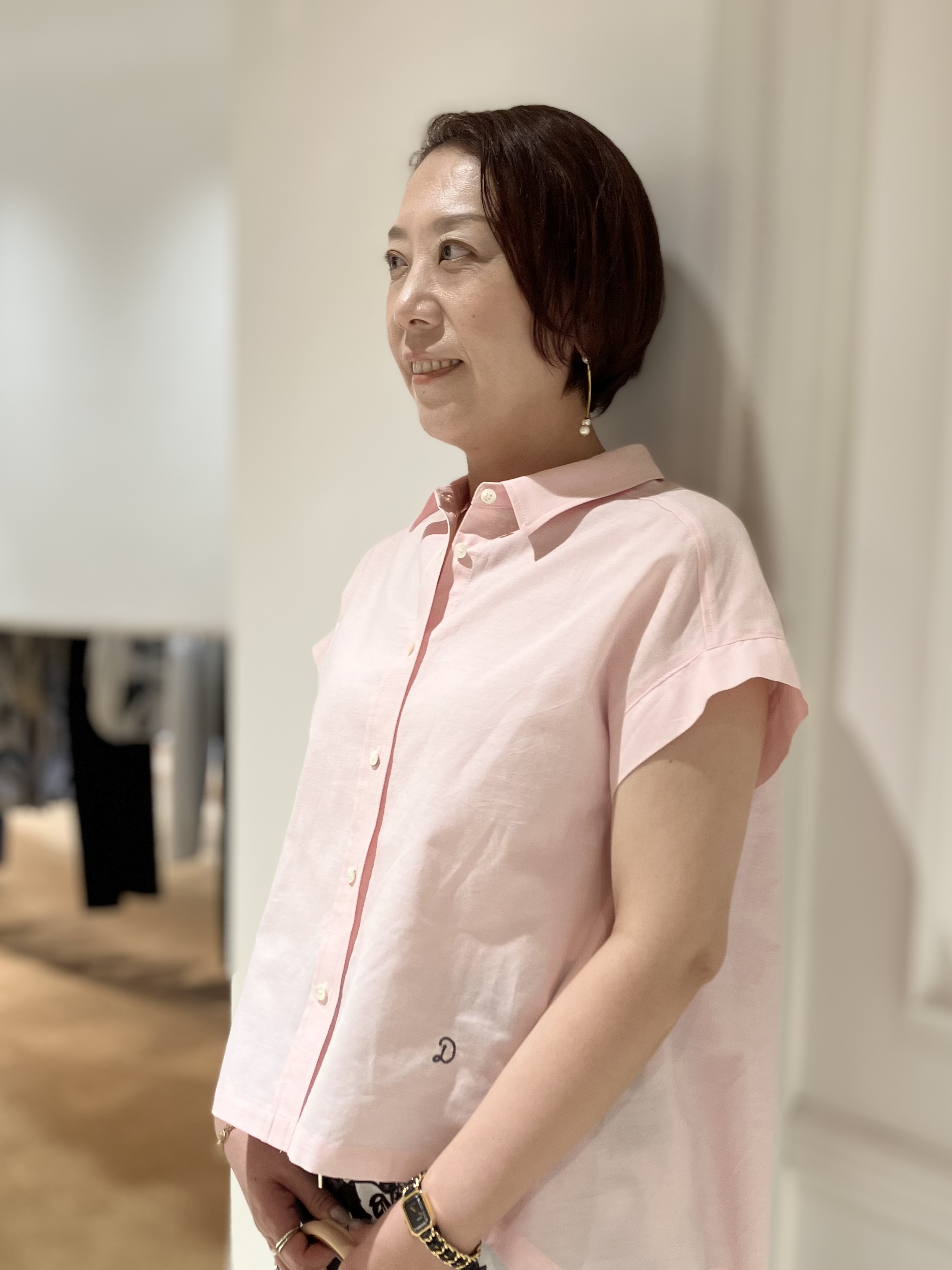 TAJIさんの「DRESSTERIOR｜【毎年人気/ウォッシャブル】バックフレアオックスシャツ」を使ったコーディネート
