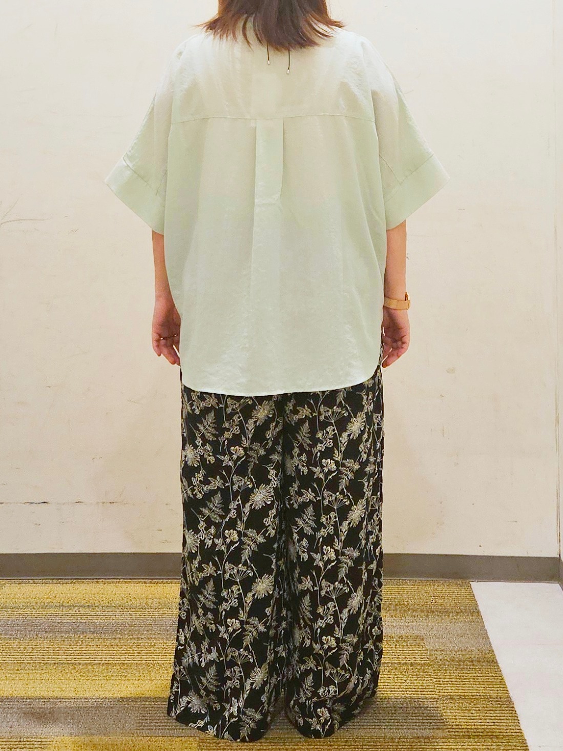 okayuさんの「THE SHOP TK｜【高レビュー/体型カバー】さらっと快適 ドルマン5分袖ブラウス」を使ったコーディネート