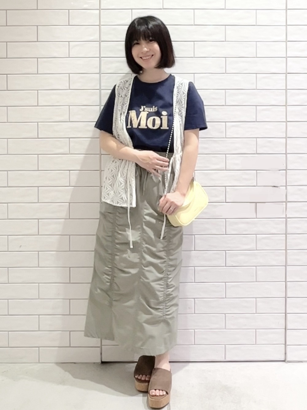 しおりさんの「OPAQUE.CLIP｜アソートロゴTシャツ【洗濯機OK】」を使ったコーディネート