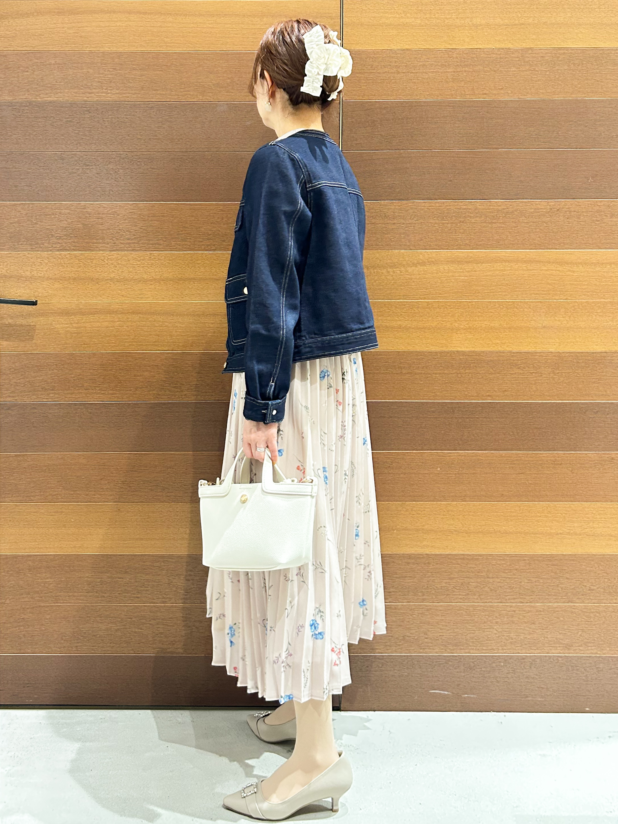 yumiさんの「OPAQUE.CLIP｜ミニマルノーカラーデニムジャケット【洗濯機OK】」を使ったコーディネート