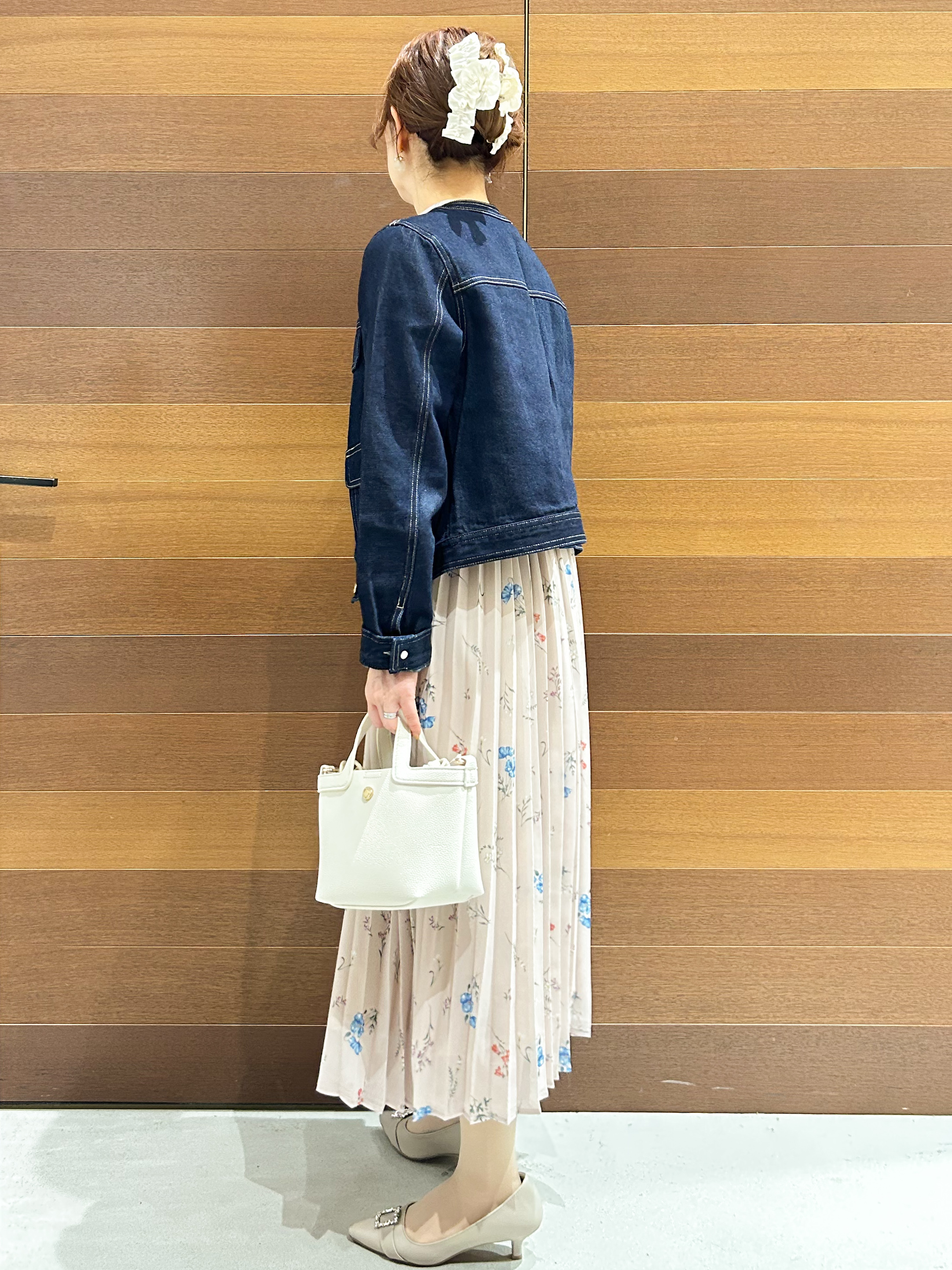yumiさんの「OPAQUE.CLIP｜ミニマルノーカラーデニムジャケット【洗濯機OK】」を使ったコーディネート