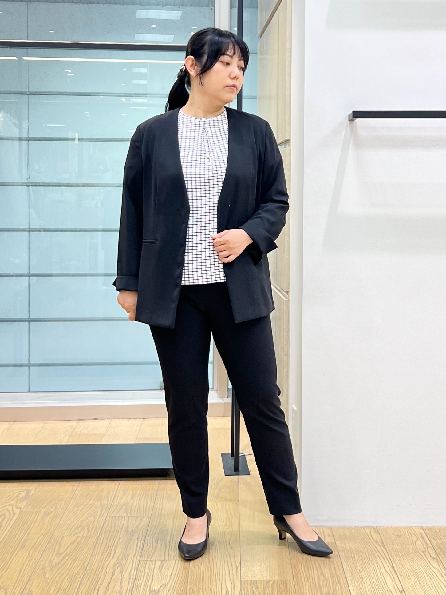 shimaさんの「INDIVI｜【さらに軽く軽快！／着る日傘】ノーカラージャケット」を使ったコーディネート