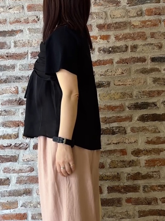 tokiさんの「THE SHOP TK｜【ひんやり／吸水速乾／UV】ビスチェ風 切り替えTシャツ」を使ったコーディネート