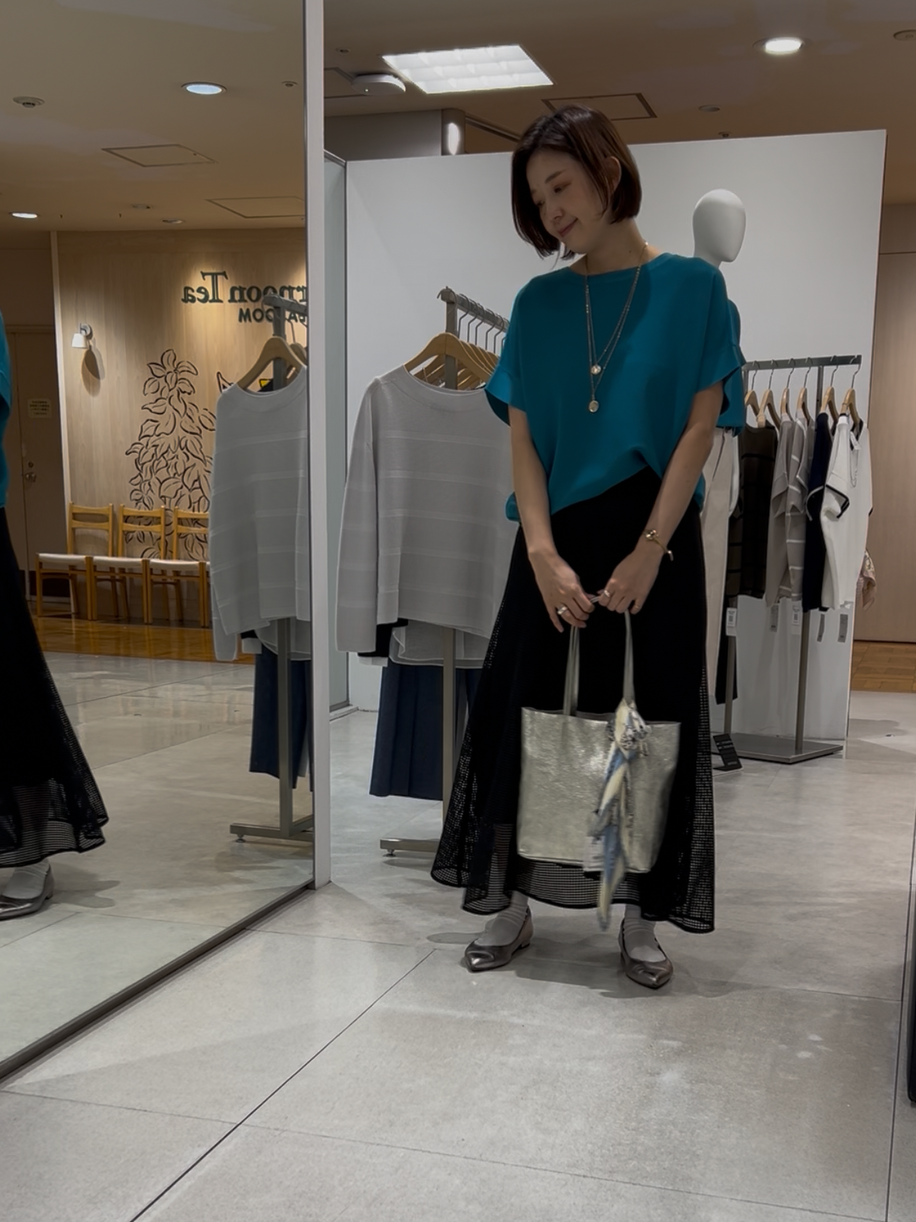 まどかさんの「UNTITLED｜【11色展開/体型カバー】前後2WAYフレンチスリーブニット」を使ったコーディネート