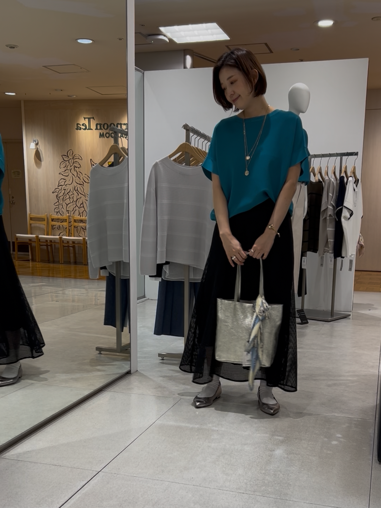 まどかさんの「UNTITLED｜【11色展開/体型カバー】前後2WAYフレンチスリーブニット」を使ったコーディネート