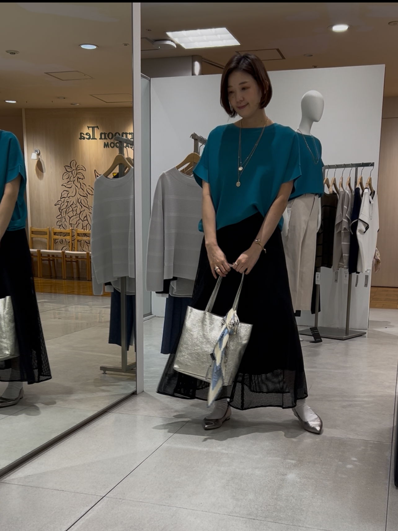 まどかさんの「UNTITLED｜【11色展開/体型カバー】前後2WAYフレンチスリーブニット」を使ったコーディネート