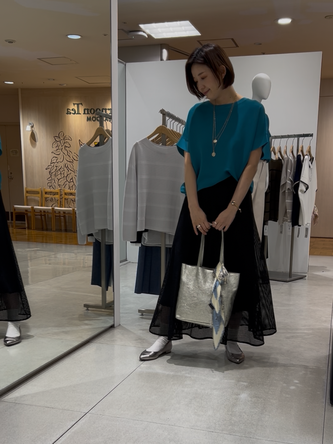 まどかさんの「UNTITLED｜【11色展開/体型カバー】前後2WAYフレンチスリーブニット」を使ったコーディネート