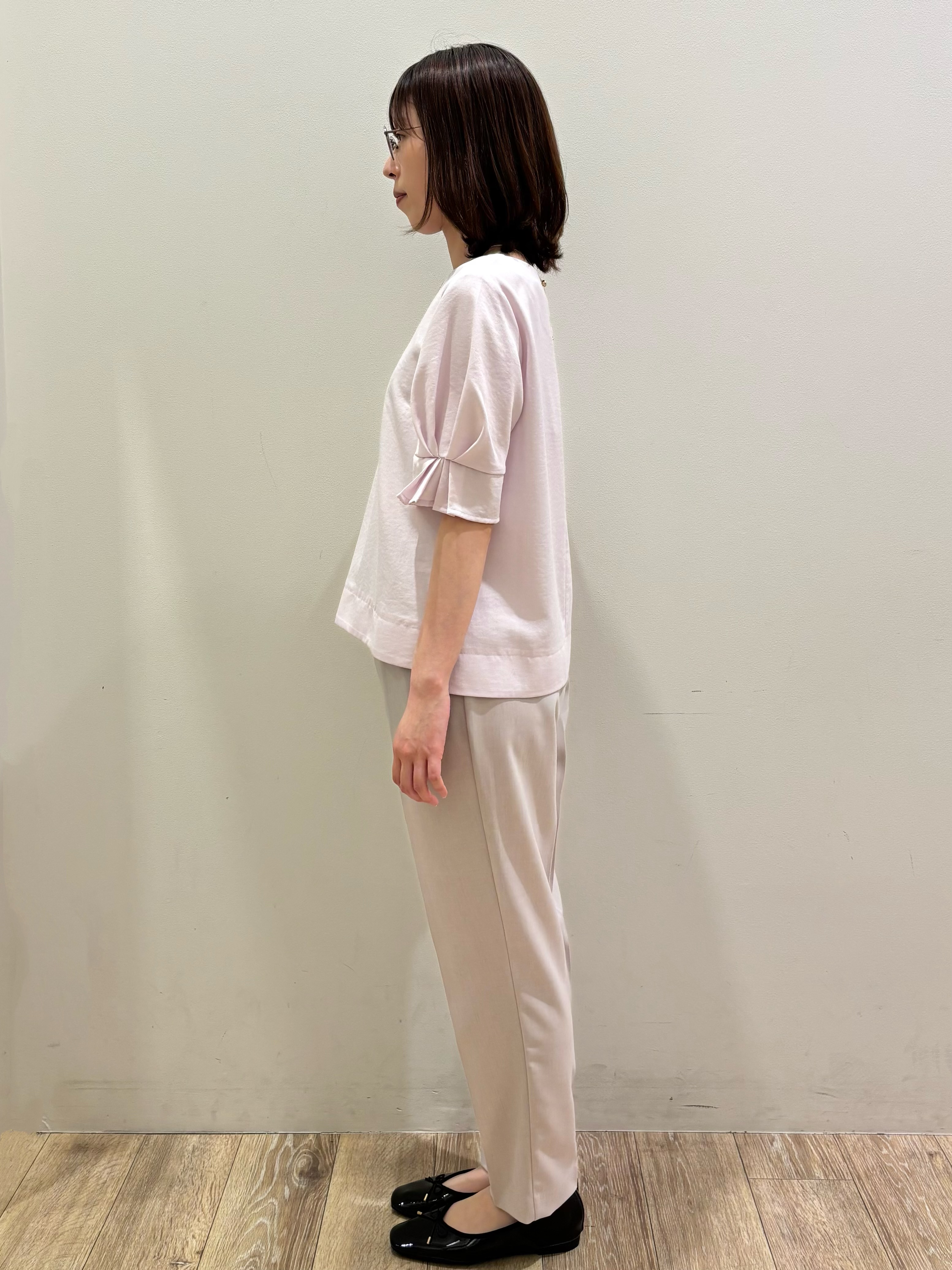 honamiさんの「index｜【接触冷感／吸水速乾】タックパフスリーブブラウス《防シワ／洗濯機OK／XS～3L／6col》」を使ったコーディネート