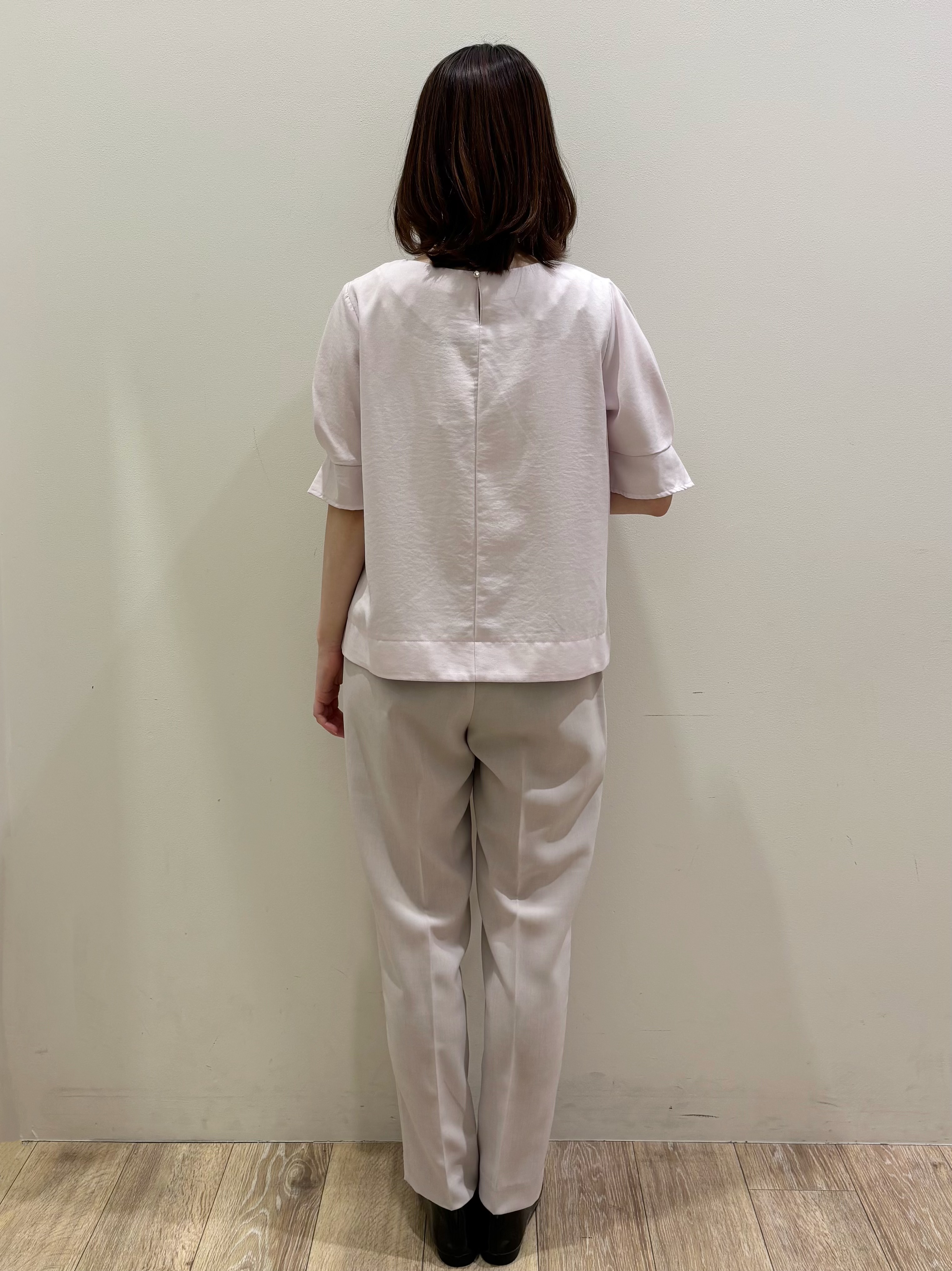 honamiさんの「index｜【接触冷感／吸水速乾】タックパフスリーブブラウス《防シワ／洗濯機OK／XS～3L／6col》」を使ったコーディネート