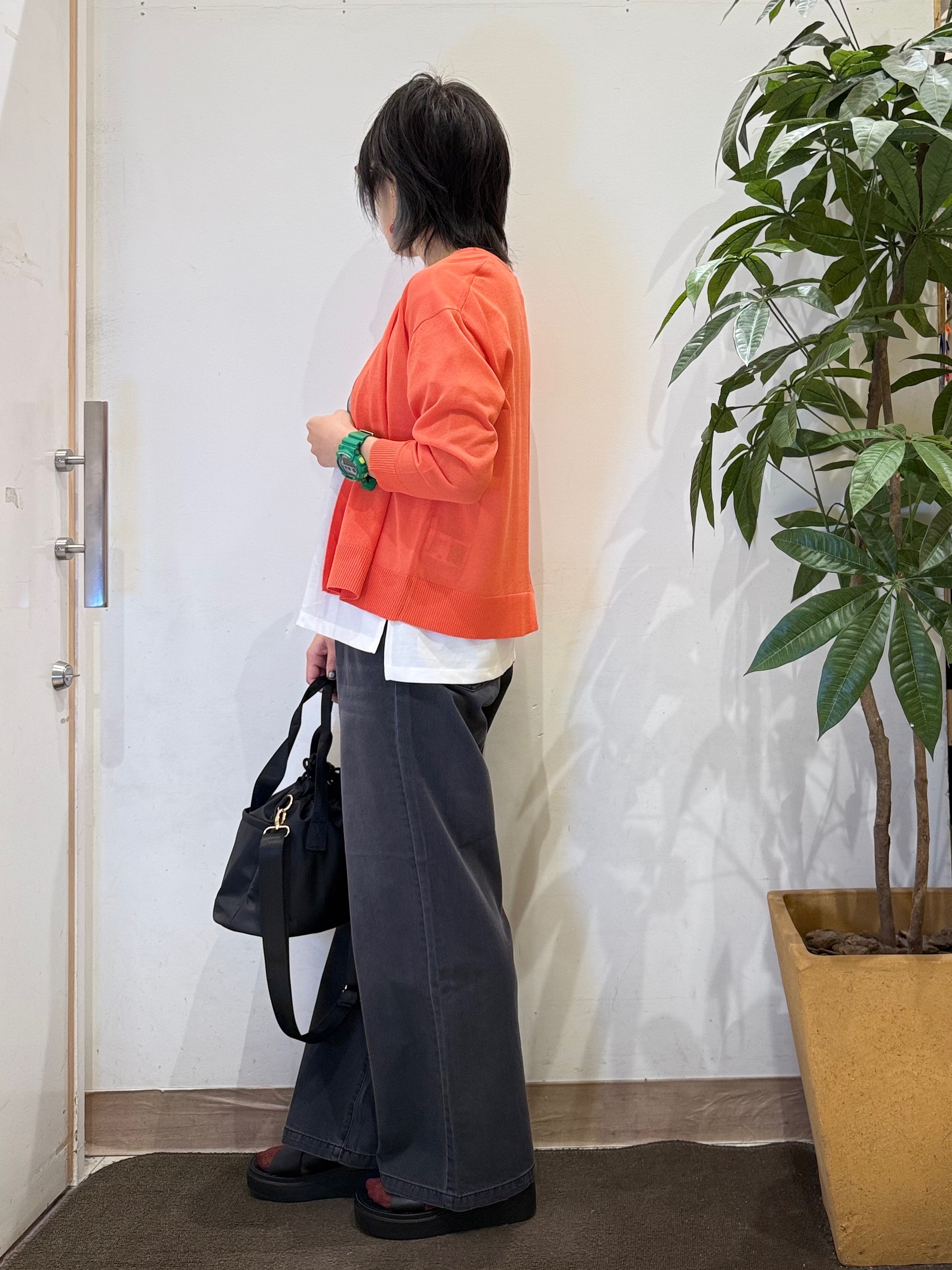 misakiさんの「SHOO･LA･RUE｜【ひんやり/洗濯機可/S-LL】オンにもオフにも マルチに使えるボタンレスカーディガン」を使ったコーディネート