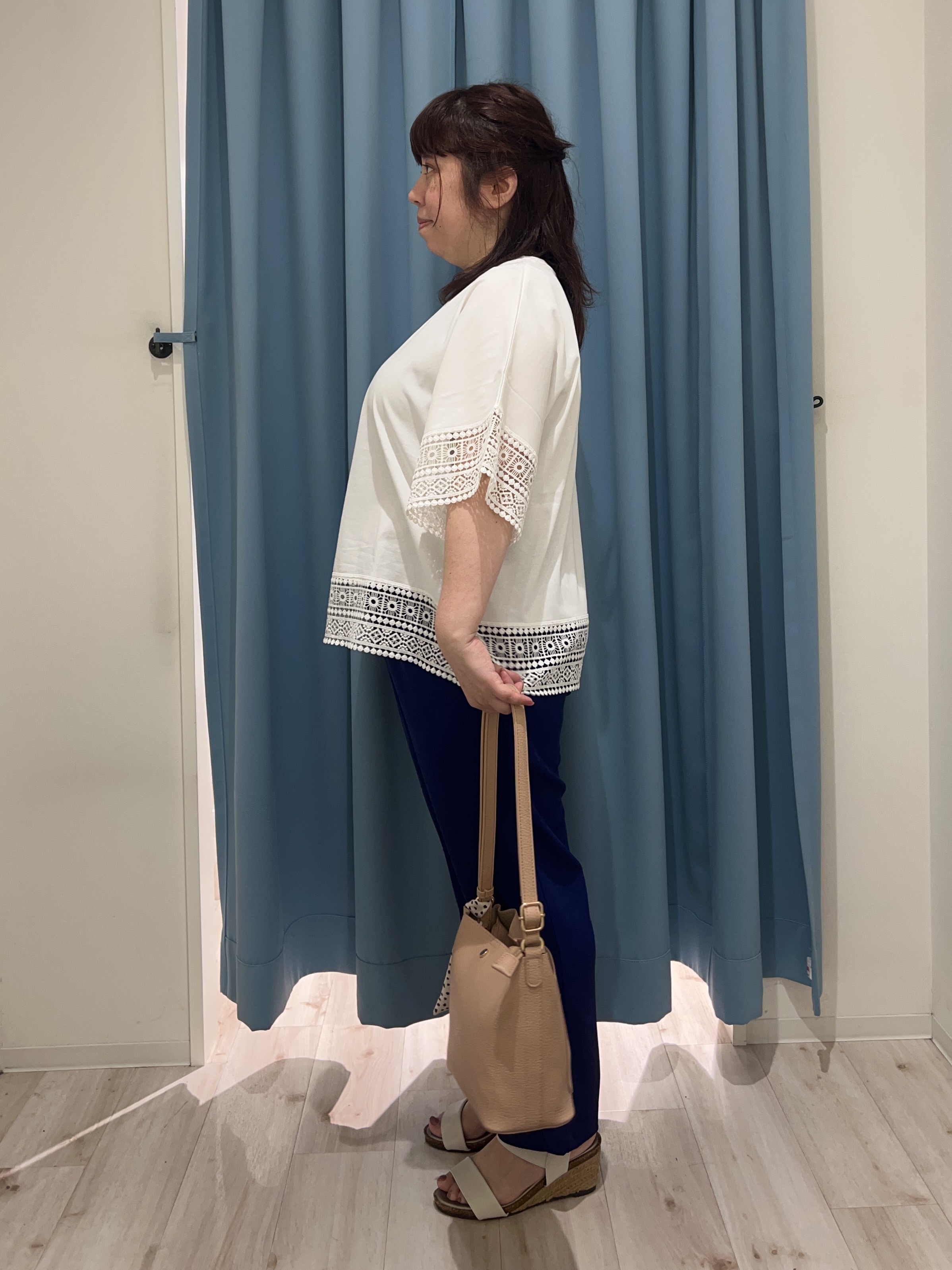 くーさんの「SHOO･LA･RUE｜【洗濯機可/ひんやり/体型カバー/S-LL】レース使いがポイント デザインTシャツ」を使ったコーディネート