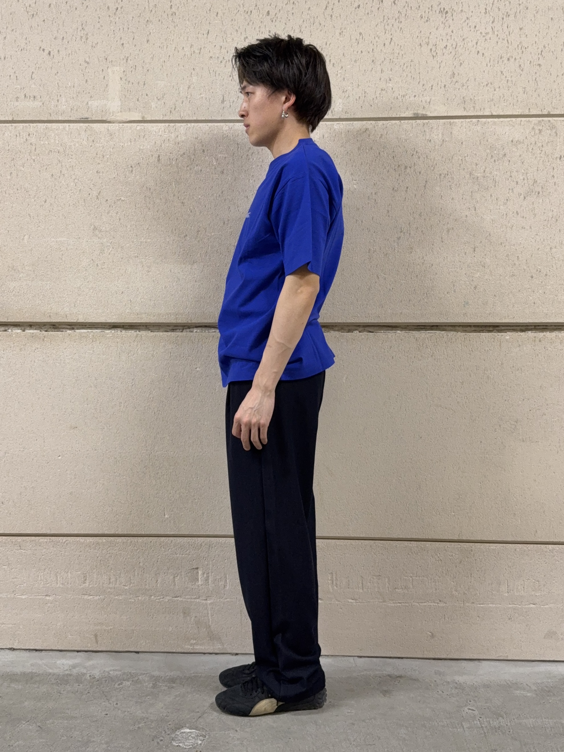 カシマさんの「THE SHOP TK｜【なめらかでソフトな肌触り】ロゴ コットン半袖Tシャツ 洗濯機OK」を使ったコーディネート