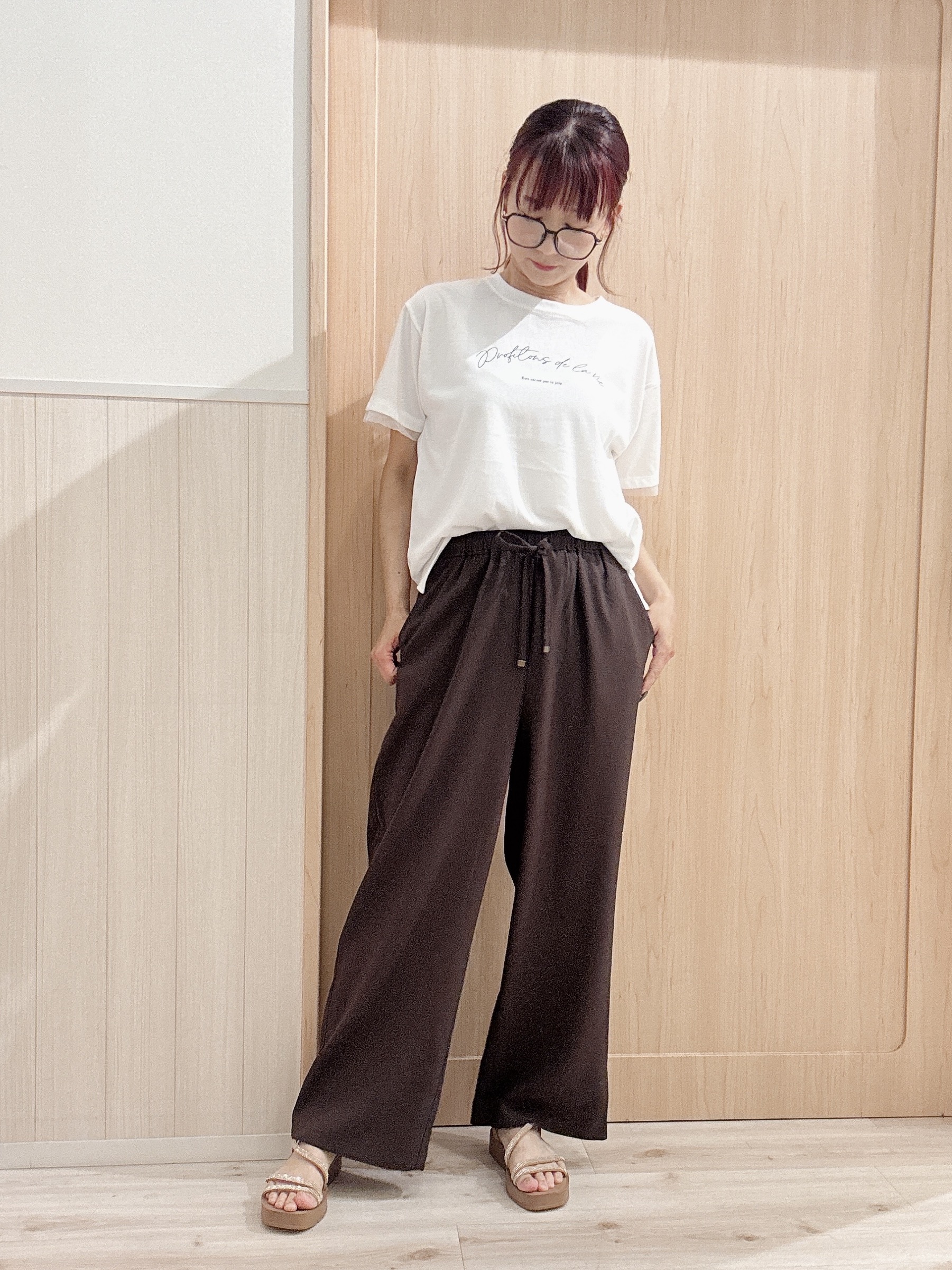 モカさんの「SHOO･LA･RUE｜【高レビュー/洗濯後しわになりにくい/体型カバー】きちんとゆるっと 大人の抜け感 ポンチョ風カラーシ」を使ったコーディネート
