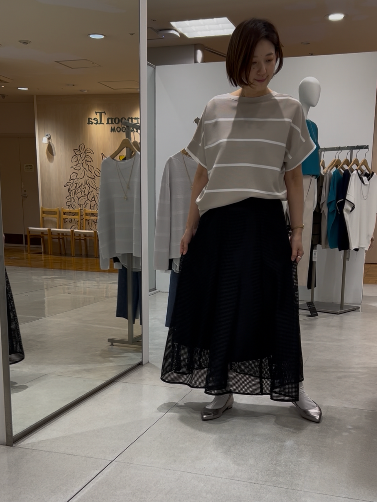 まどかさんの「UNTITLED｜【11色展開/体型カバー】前後2WAYフレンチスリーブニット」を使ったコーディネート