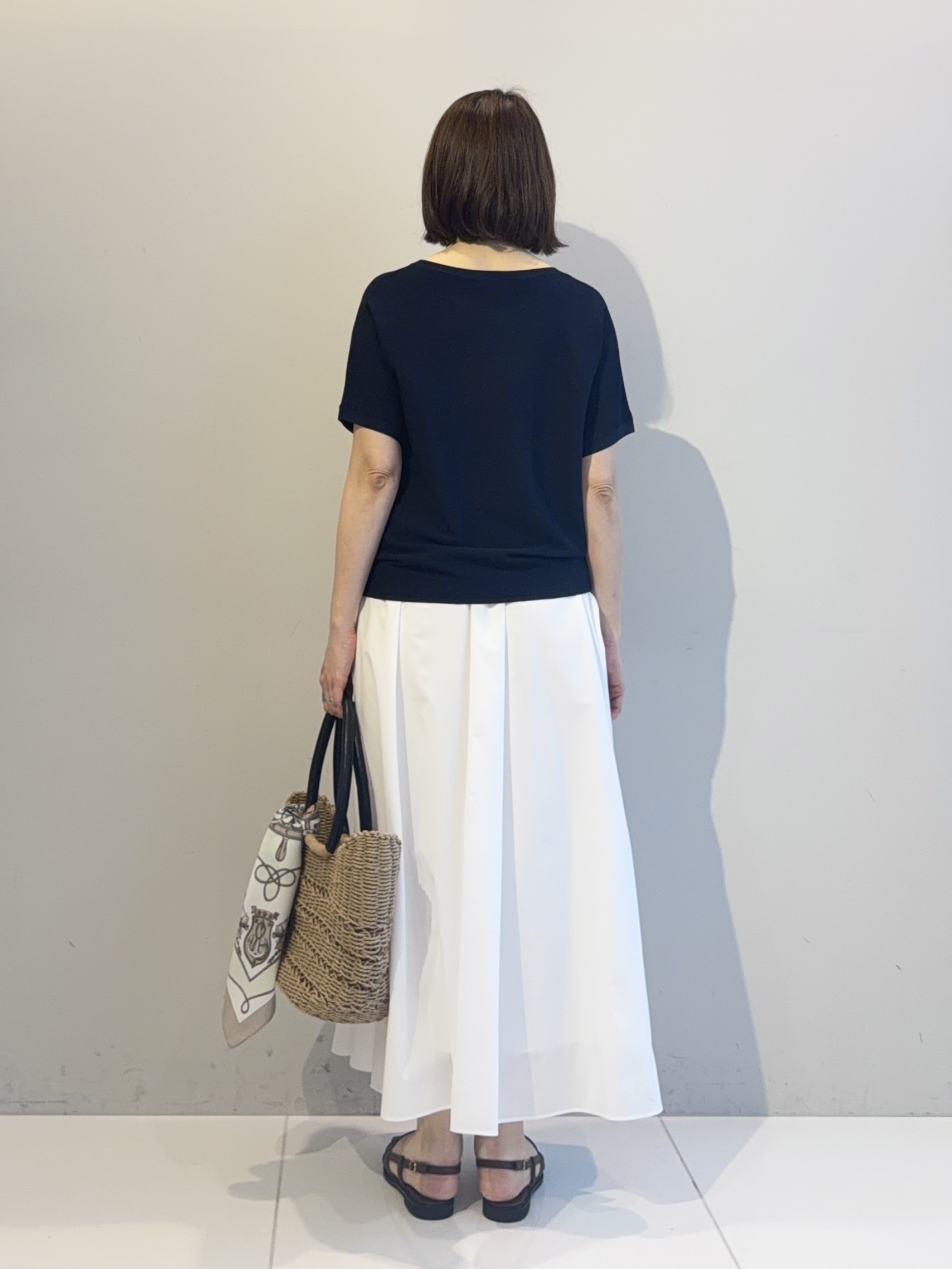 murayamaさんの「INDIVI｜【洗える】ガーター編みVネックニットT」を使ったコーディネート