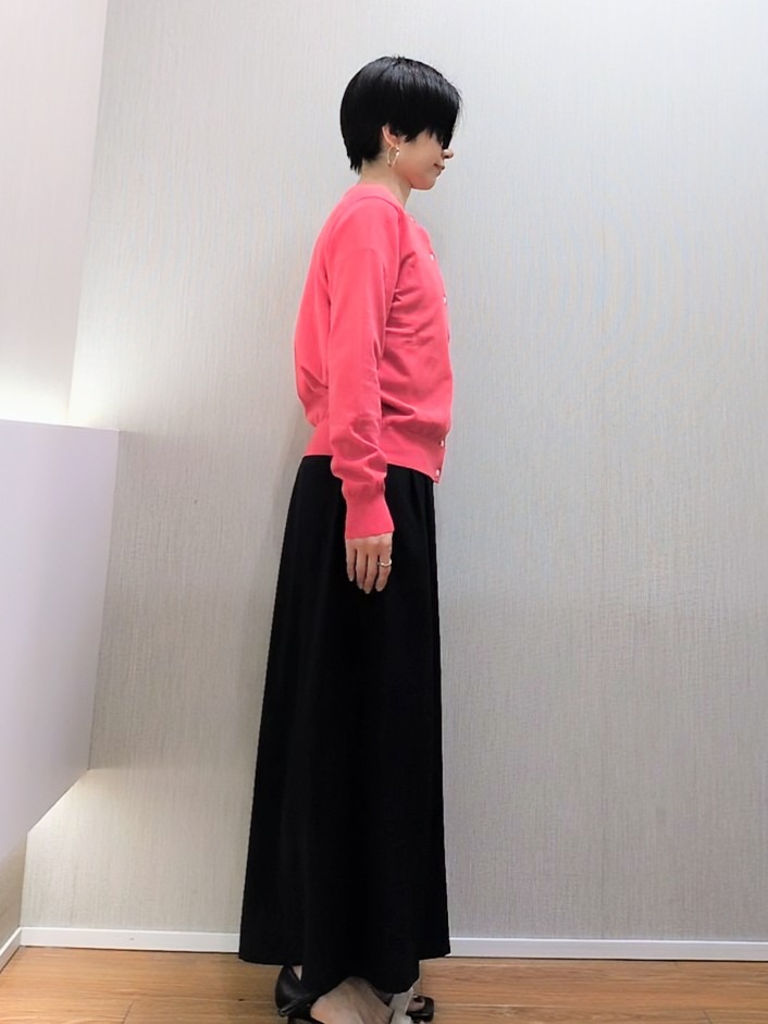 ミズタさんの「UNTITLED｜【9色展開/アンサンブル可】コットンクルーネックカーディガン」を使ったコーディネート