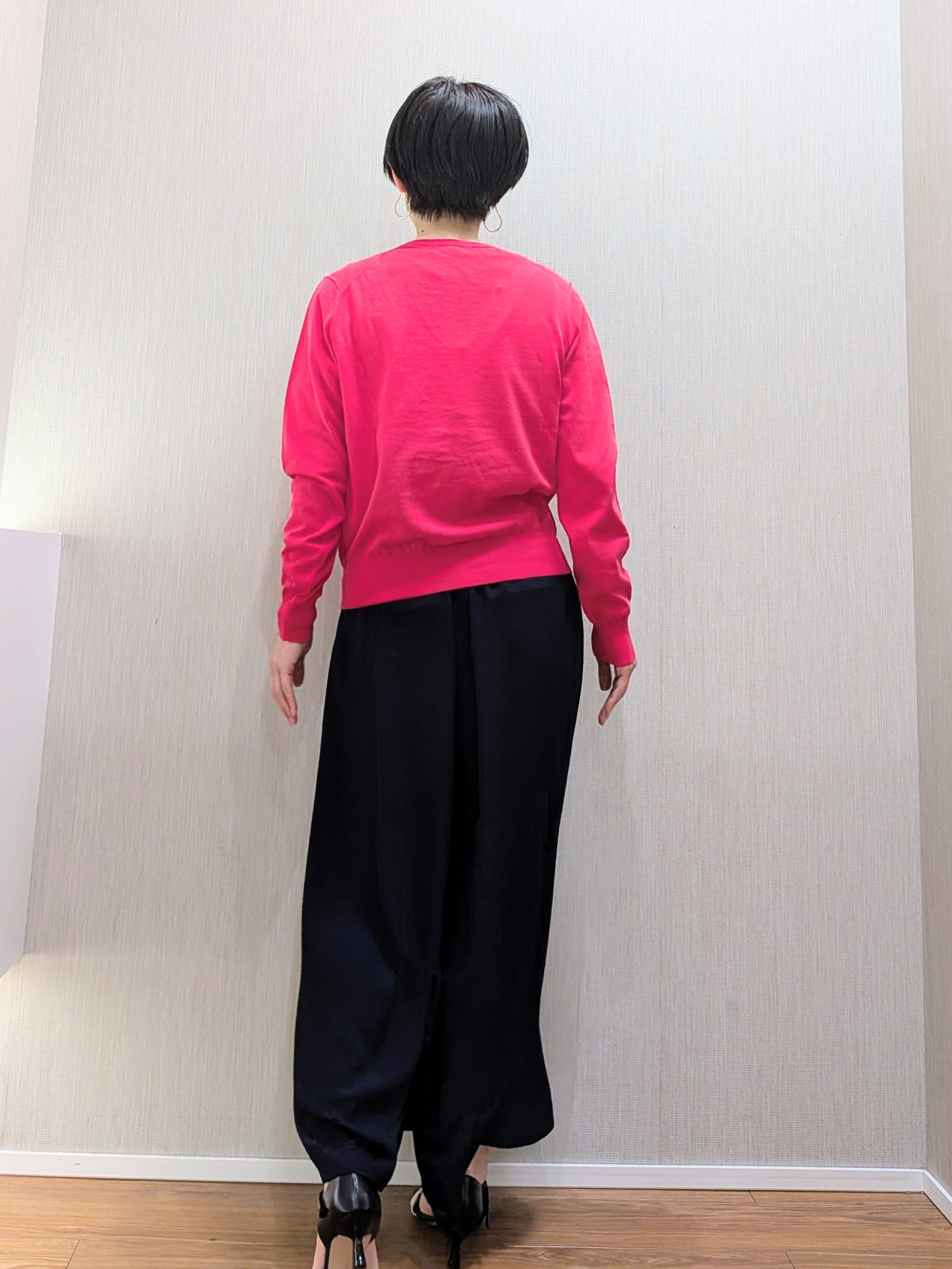 ミズタさんの「UNTITLED｜【9色展開/アンサンブル可】コットンクルーネックカーディガン」を使ったコーディネート
