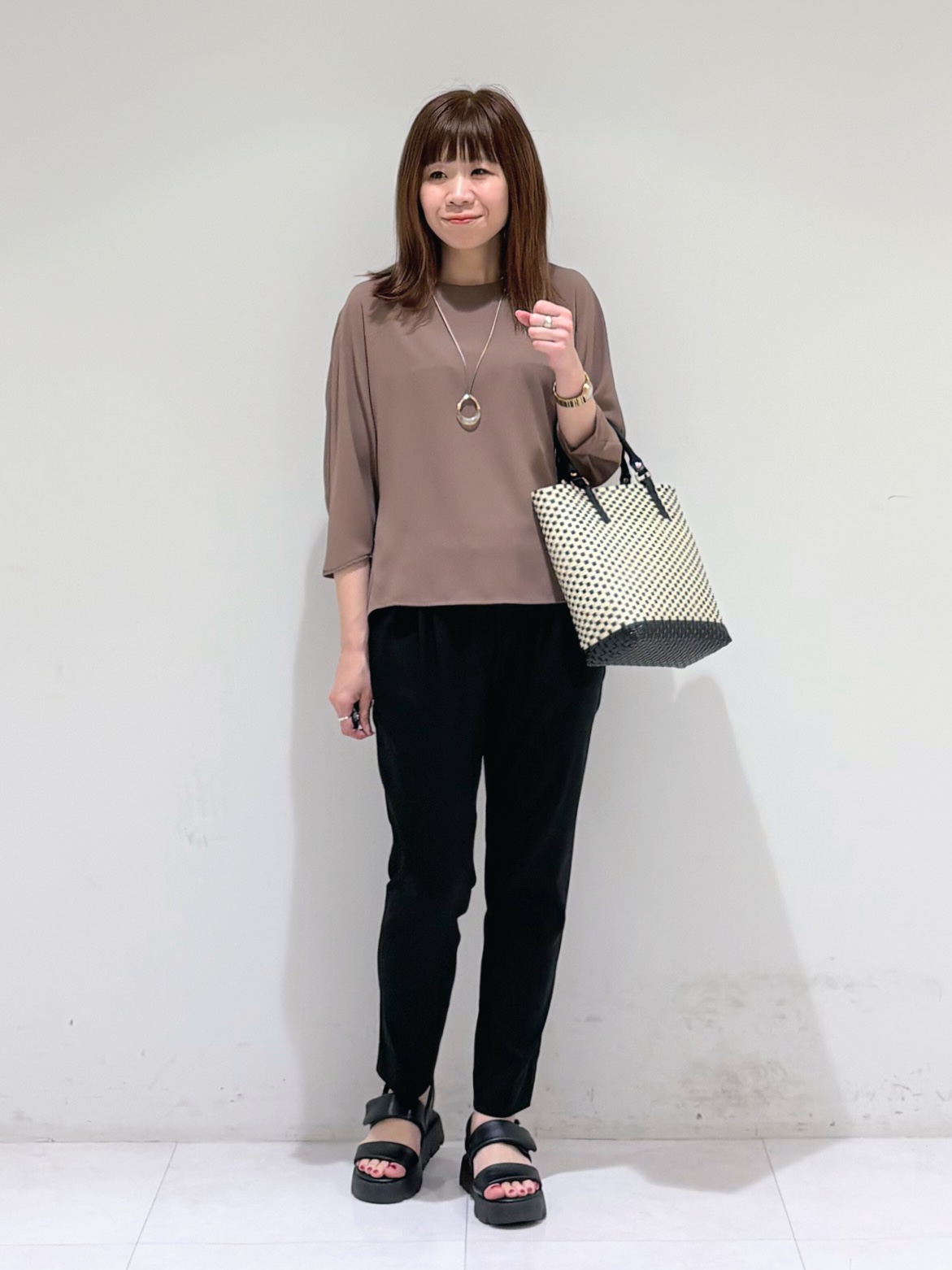 tsuyuさんの「INDIVI｜【接触冷感／2WAY】カシュクールリネンシャツ」を使ったコーディネート