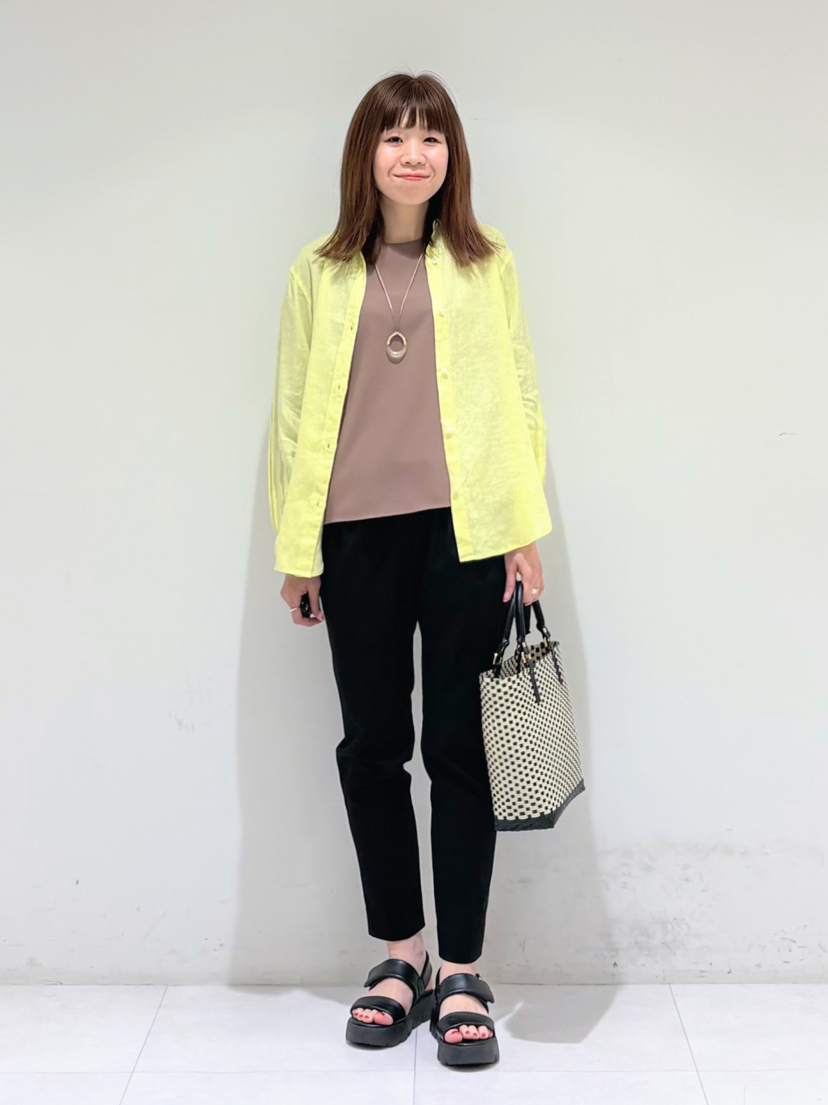 tsuyuさんの「INDIVI｜【接触冷感／2WAY】カシュクールリネンシャツ」を使ったコーディネート