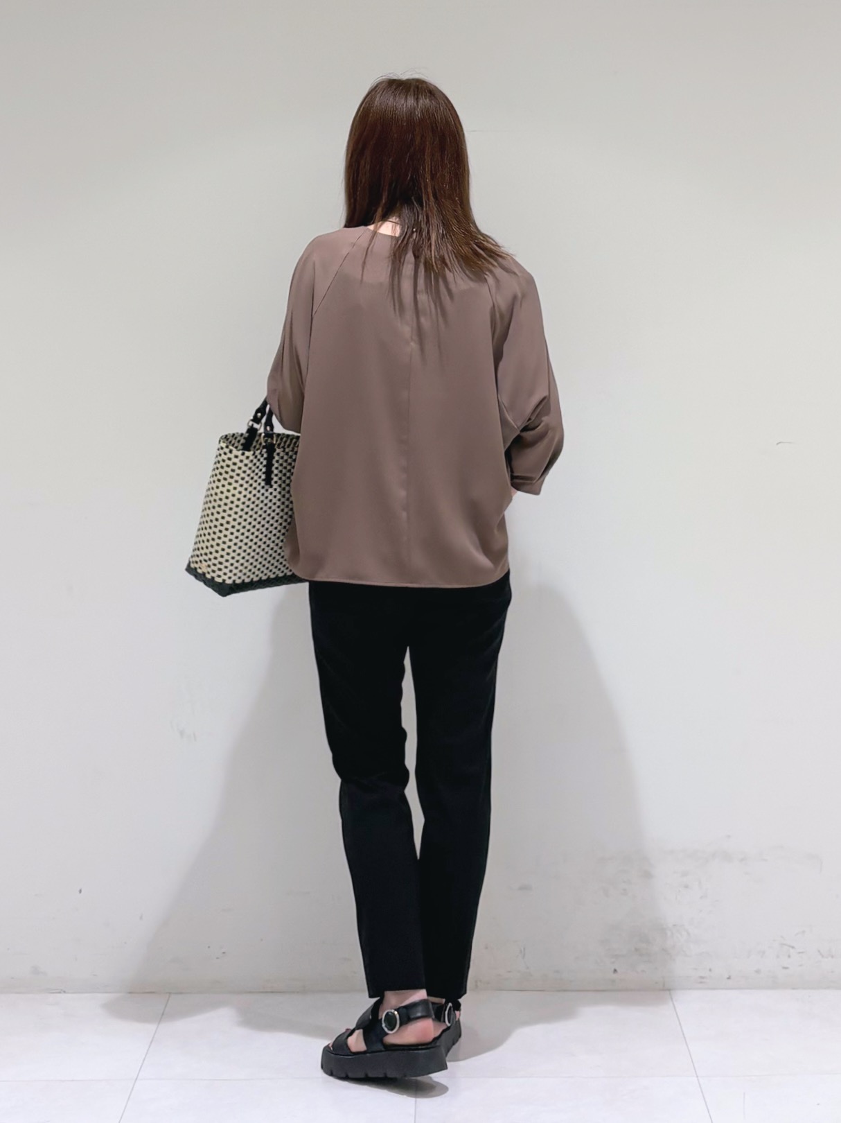 tsuyuさんの「INDIVI｜【接触冷感／2WAY】カシュクールリネンシャツ」を使ったコーディネート