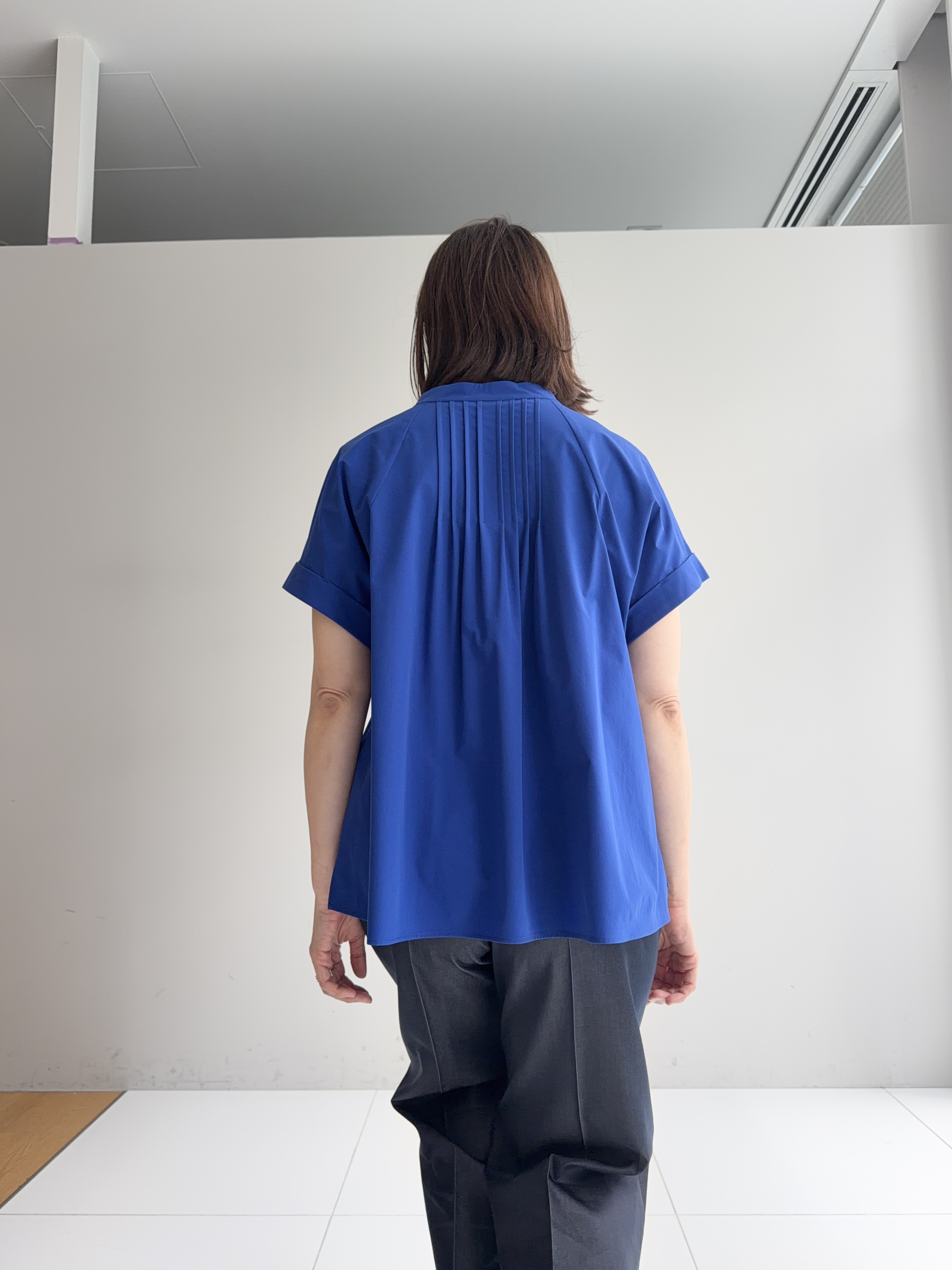 murayamaさんの「INDIVI｜【撥水／UVケア／SETUP可能】軽量タックスキッパーブラウス」を使ったコーディネート