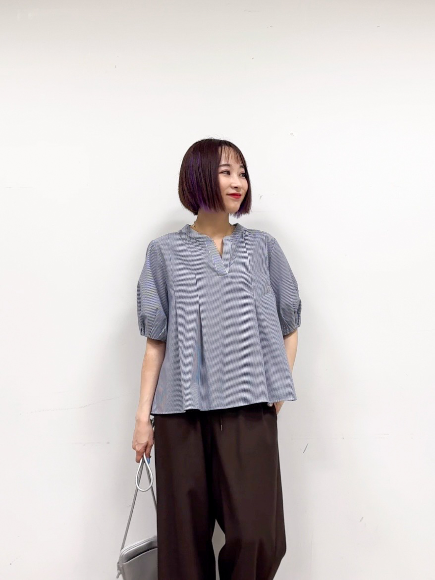 𝐜𝐡𝐢𝐤𝐚さんの「SHOO･LA･RUE｜【高レビュー/洗濯後しわになりにくい/インせず着られる】自然に体型カバー 麻調ペプラムブラウス」を使ったコーディネート