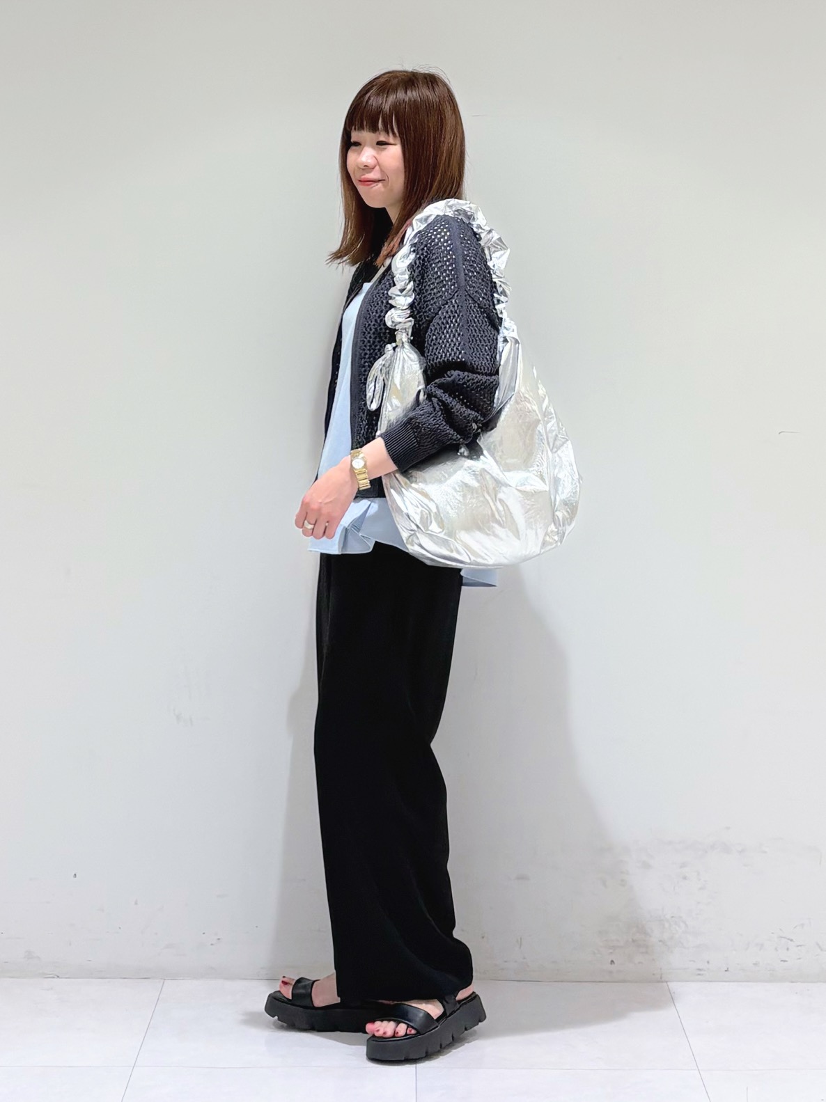 tsuyuさんの「INDIVI｜【長さ調整自由】メタルカーブバーネックレス」を使ったコーディネート