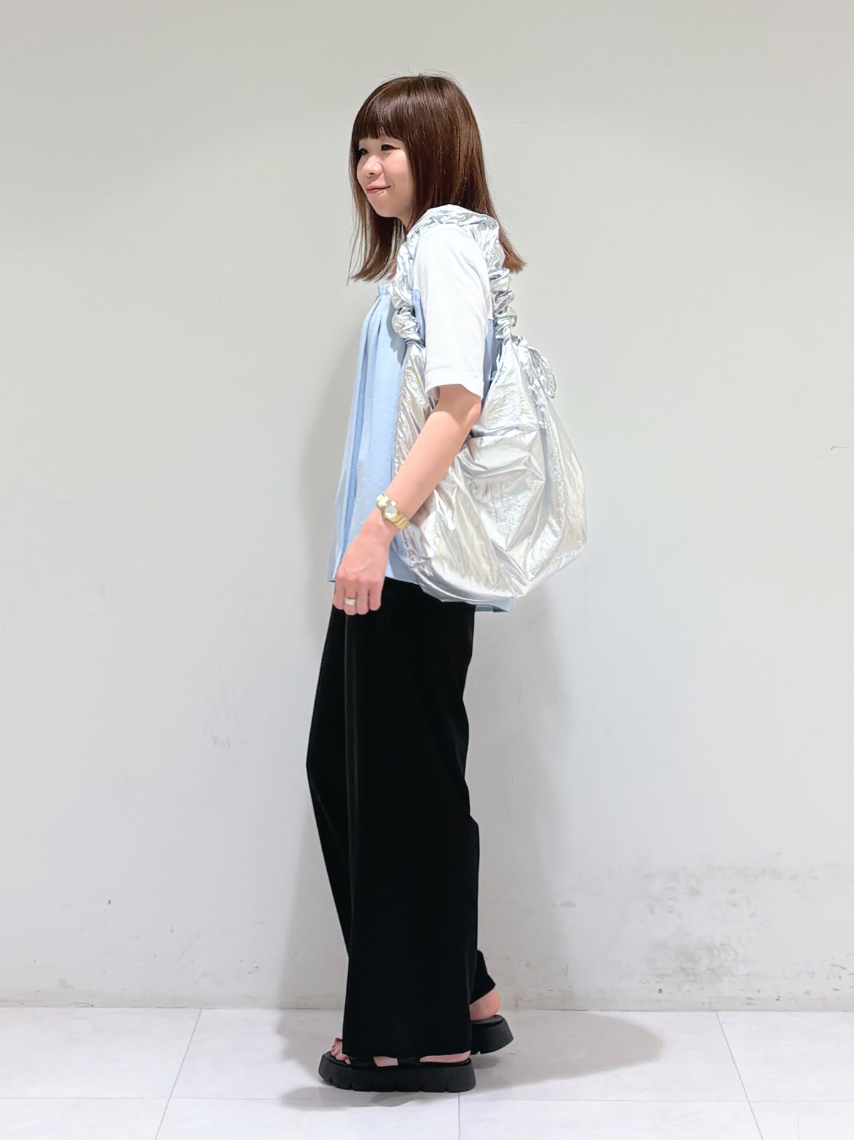 tsuyuさんの「INDIVI｜【長さ調整自由】メタルカーブバーネックレス」を使ったコーディネート