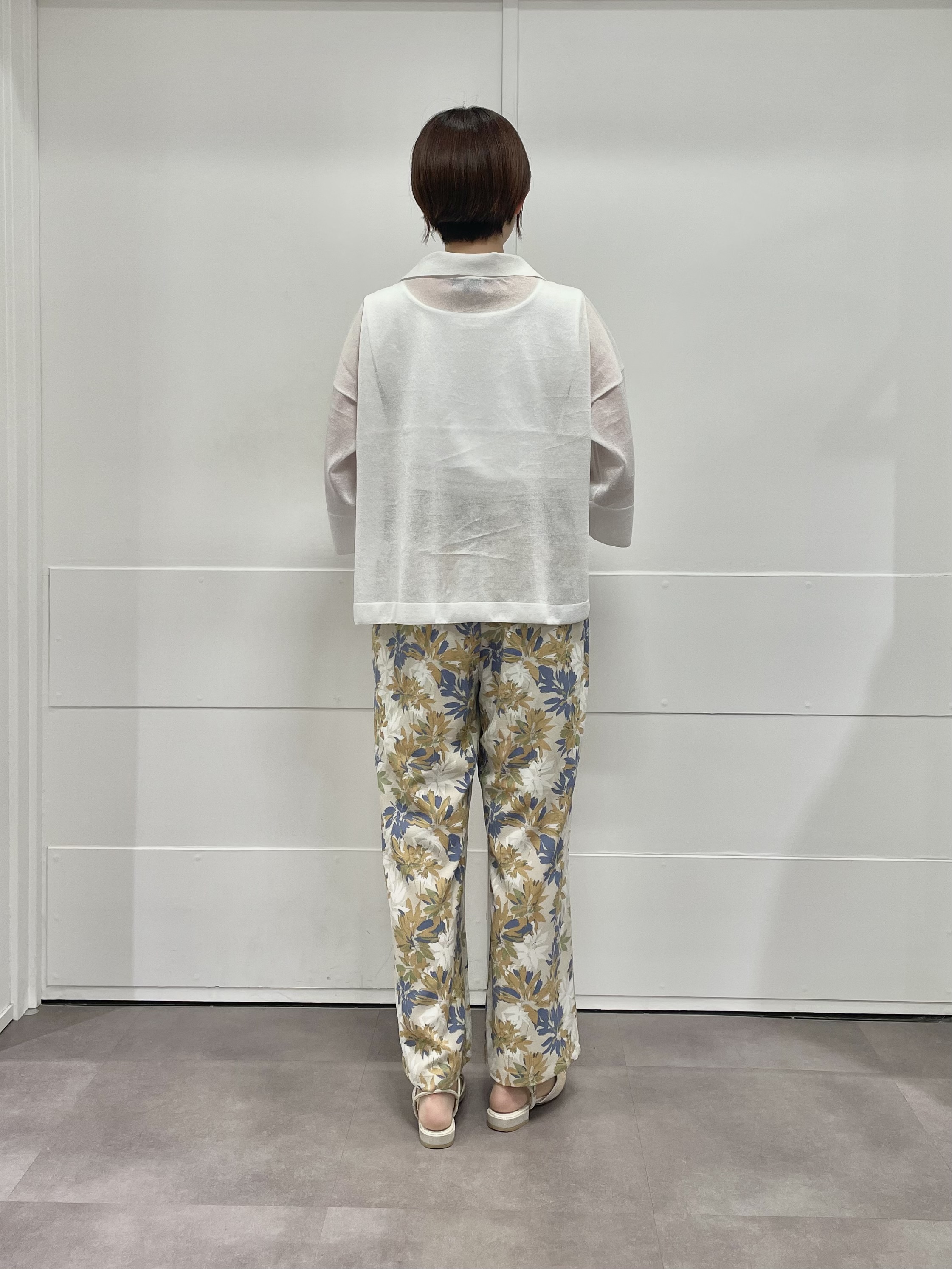 MOMOKOさんの「UNTITLED｜【洗える／シアー】衿付きシャツライクニットカーディガン」を使ったコーディネート