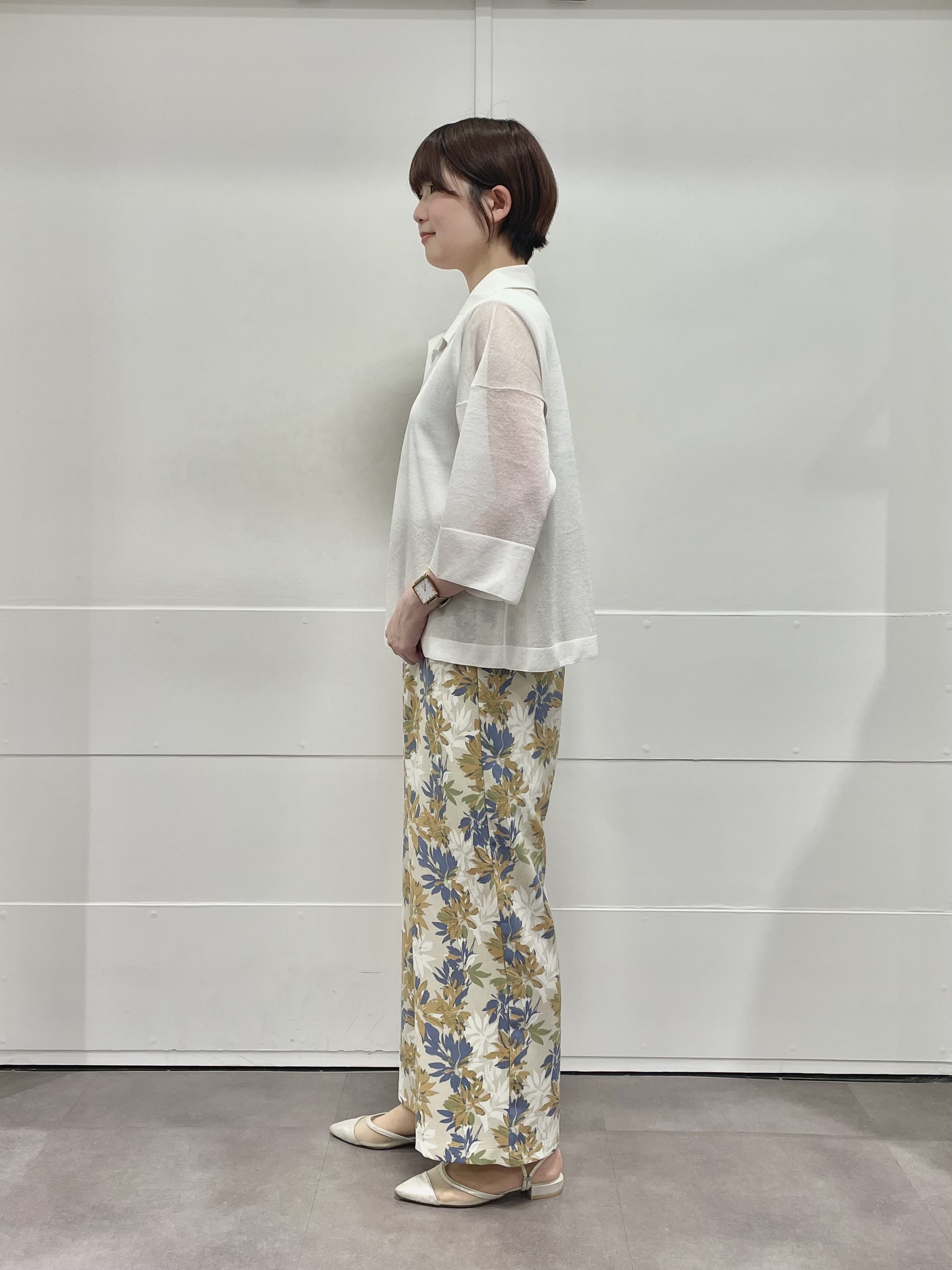 MOMOKOさんの「UNTITLED｜【洗える／シアー】衿付きシャツライクニットカーディガン」を使ったコーディネート