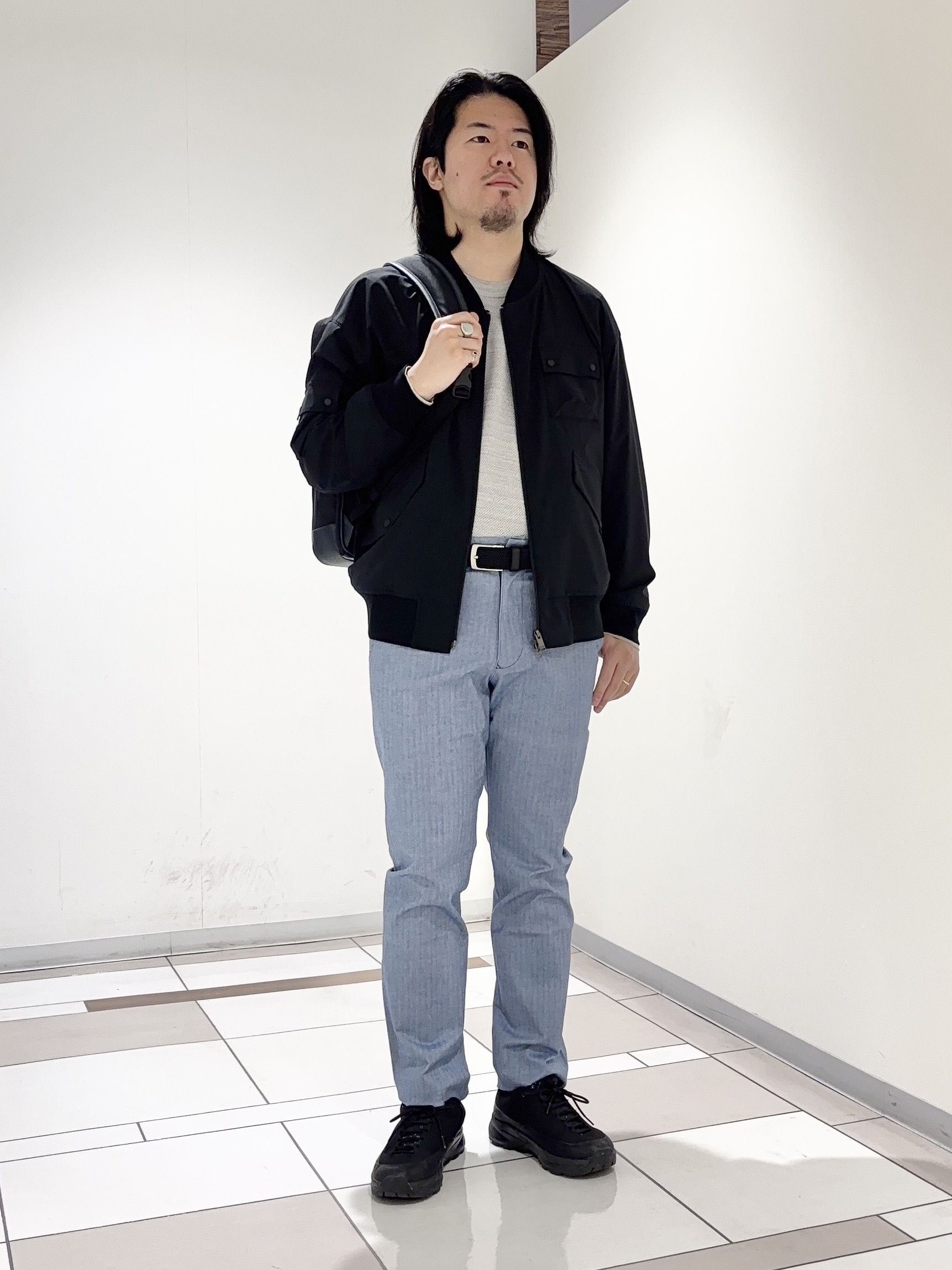 及川さんの「TAKEO KIKUCHI｜【BOWLER HAT LABEL】撥水 MA－1ブルゾン」を使ったコーディネート