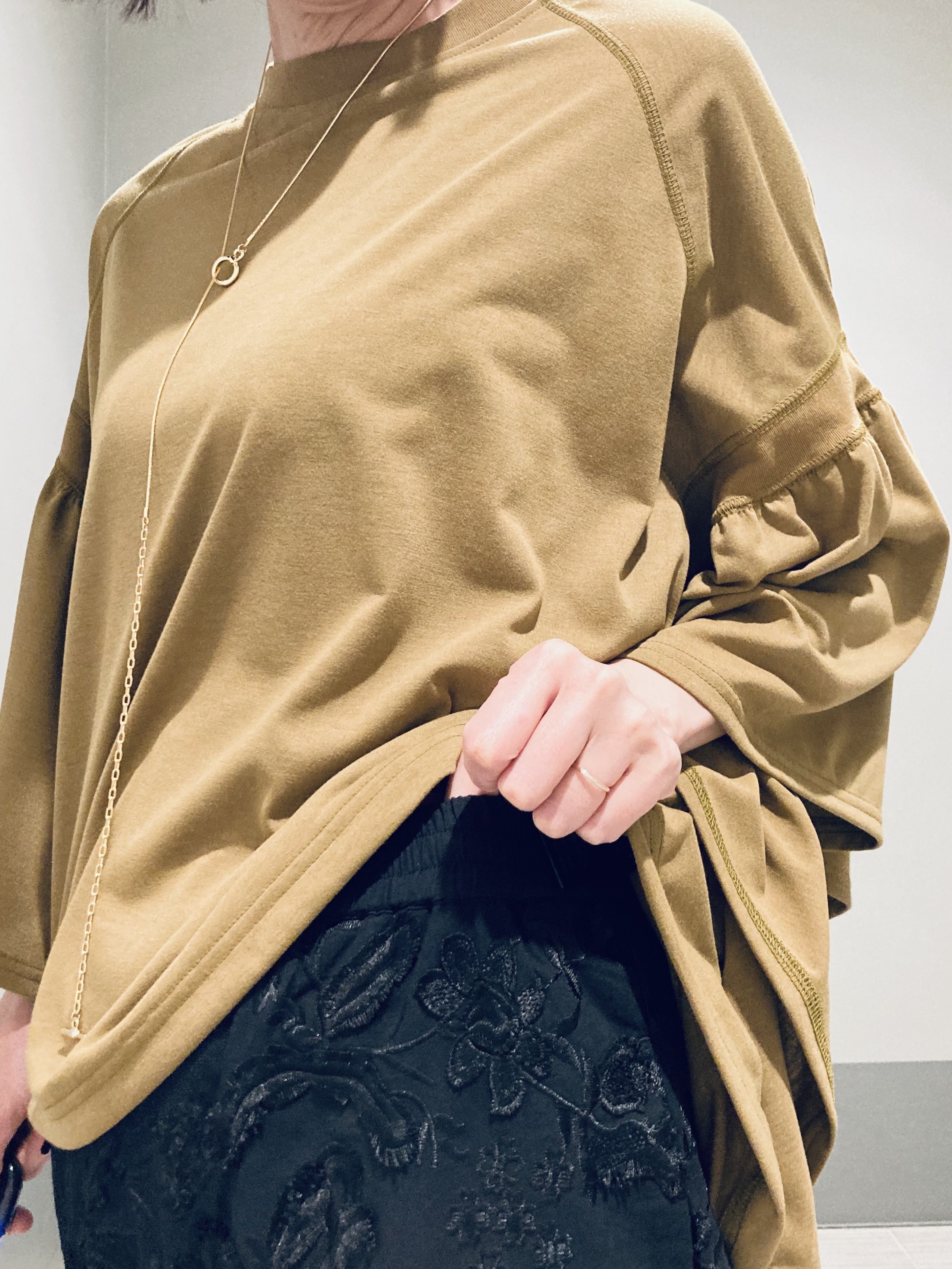 Furuさんの「DRESSTERIOR｜COGTHEBIGSMOKE（コグザビッグスモーク）LAURA トップス」を使ったコーディネート