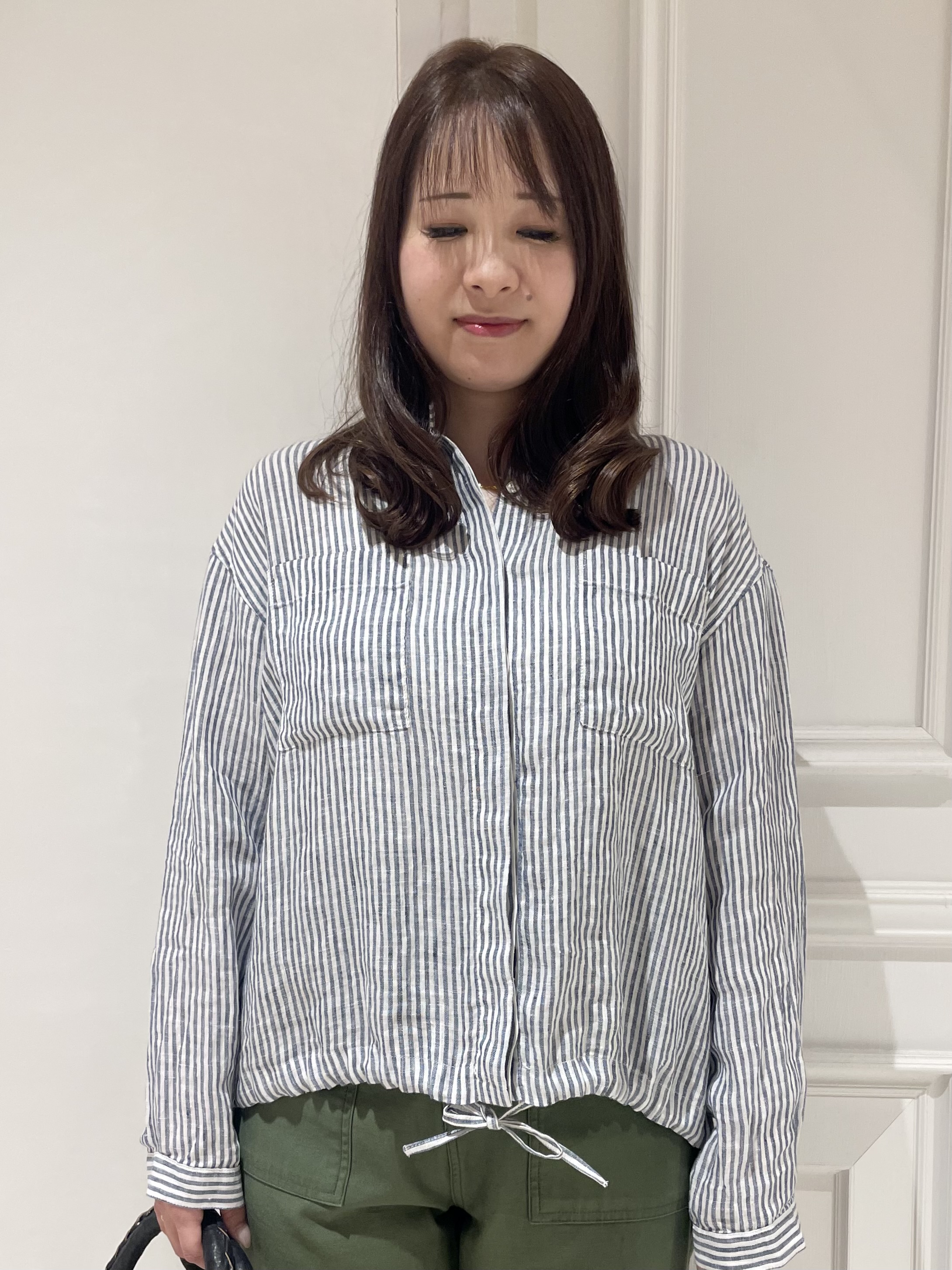 minowaさんの「DRESSTERIOR｜【2WAY/羽織にも】ウォッシャブルリネン ドロストシャツ」を使ったコーディネート