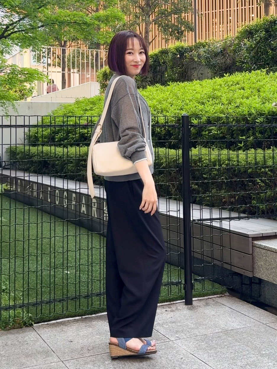 𝐜𝐡𝐢𝐤𝐚さんの「SHOO･LA･RUE｜【S-LL/洗濯機可】1枚でこなれ見え 配色シアーカーディガン」を使ったコーディネート