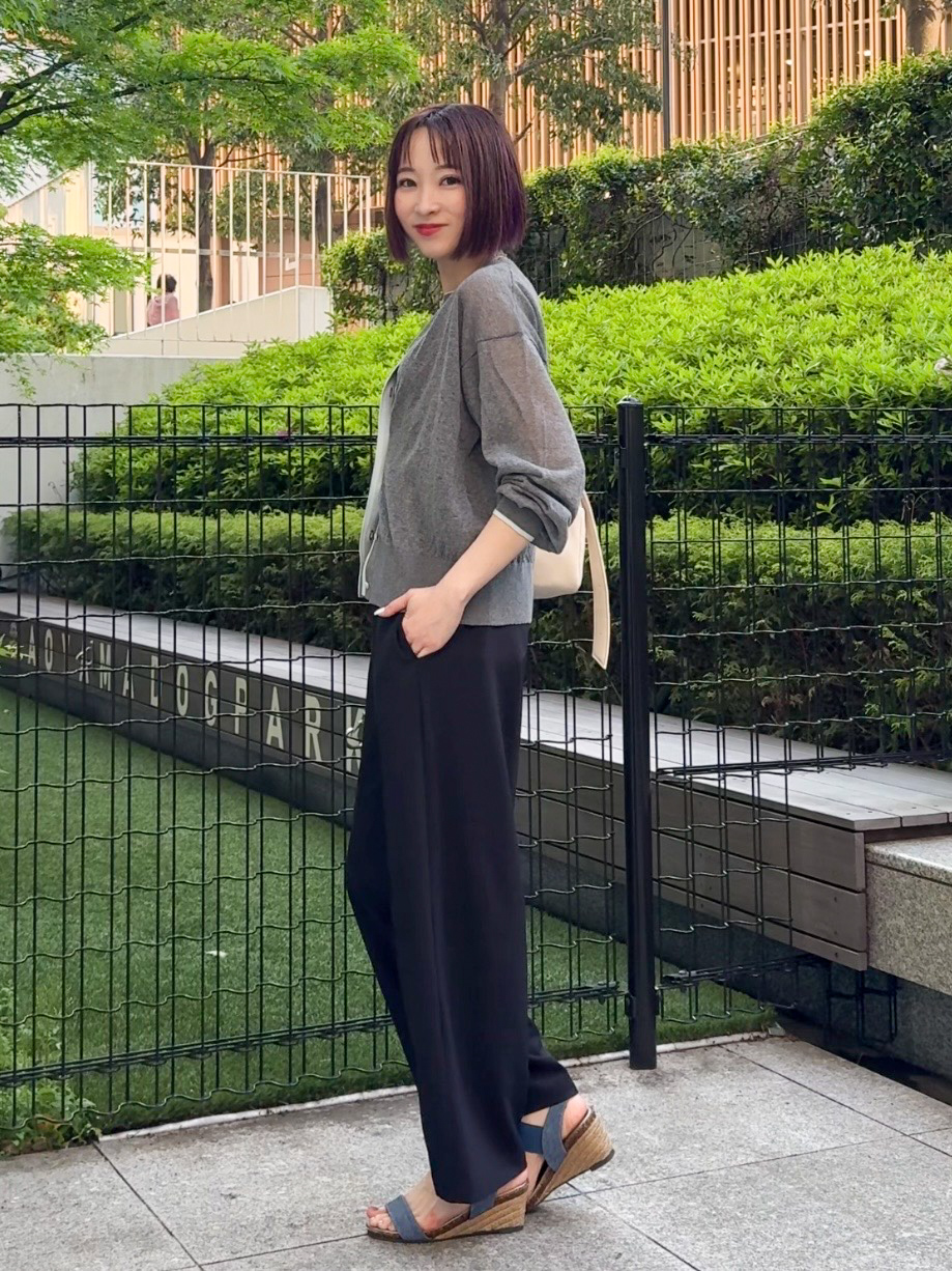 𝐜𝐡𝐢𝐤𝐚さんの「SHOO･LA･RUE｜【S-LL/洗濯機可】1枚でこなれ見え 配色シアーカーディガン」を使ったコーディネート