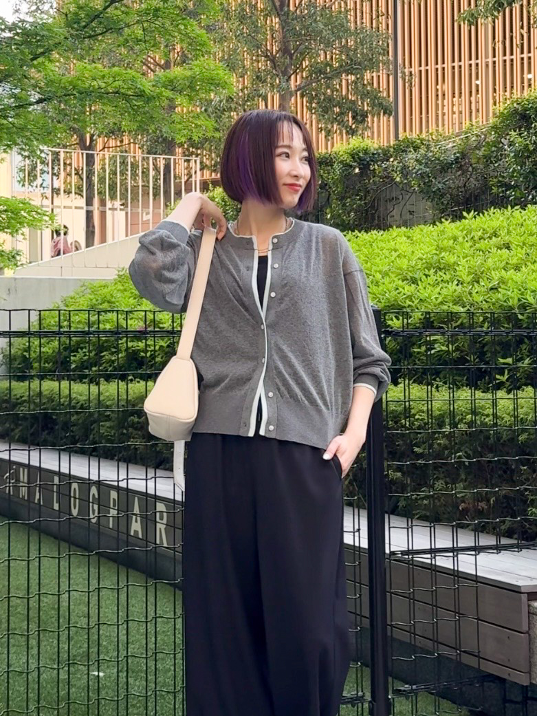 𝐜𝐡𝐢𝐤𝐚さんの「SHOO･LA･RUE｜【S-LL/洗濯機可】1枚でこなれ見え 配色シアーカーディガン」を使ったコーディネート