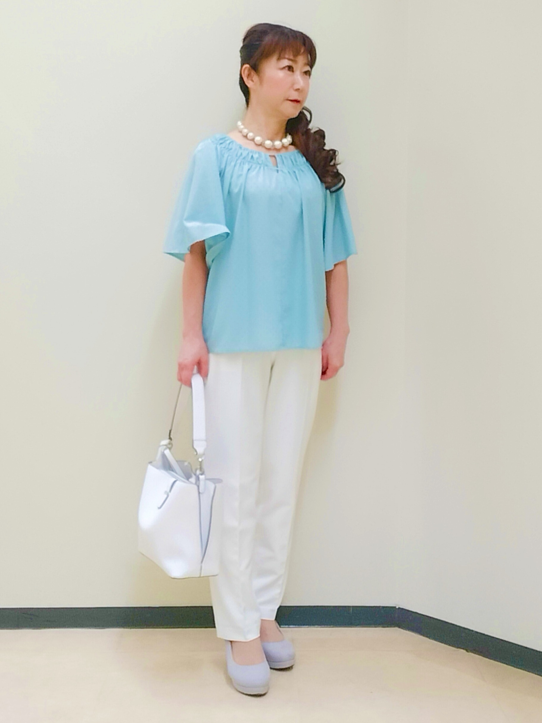 花さんの「Reflect｜ネックギャザーデザインブラウス」を使ったコーディネート